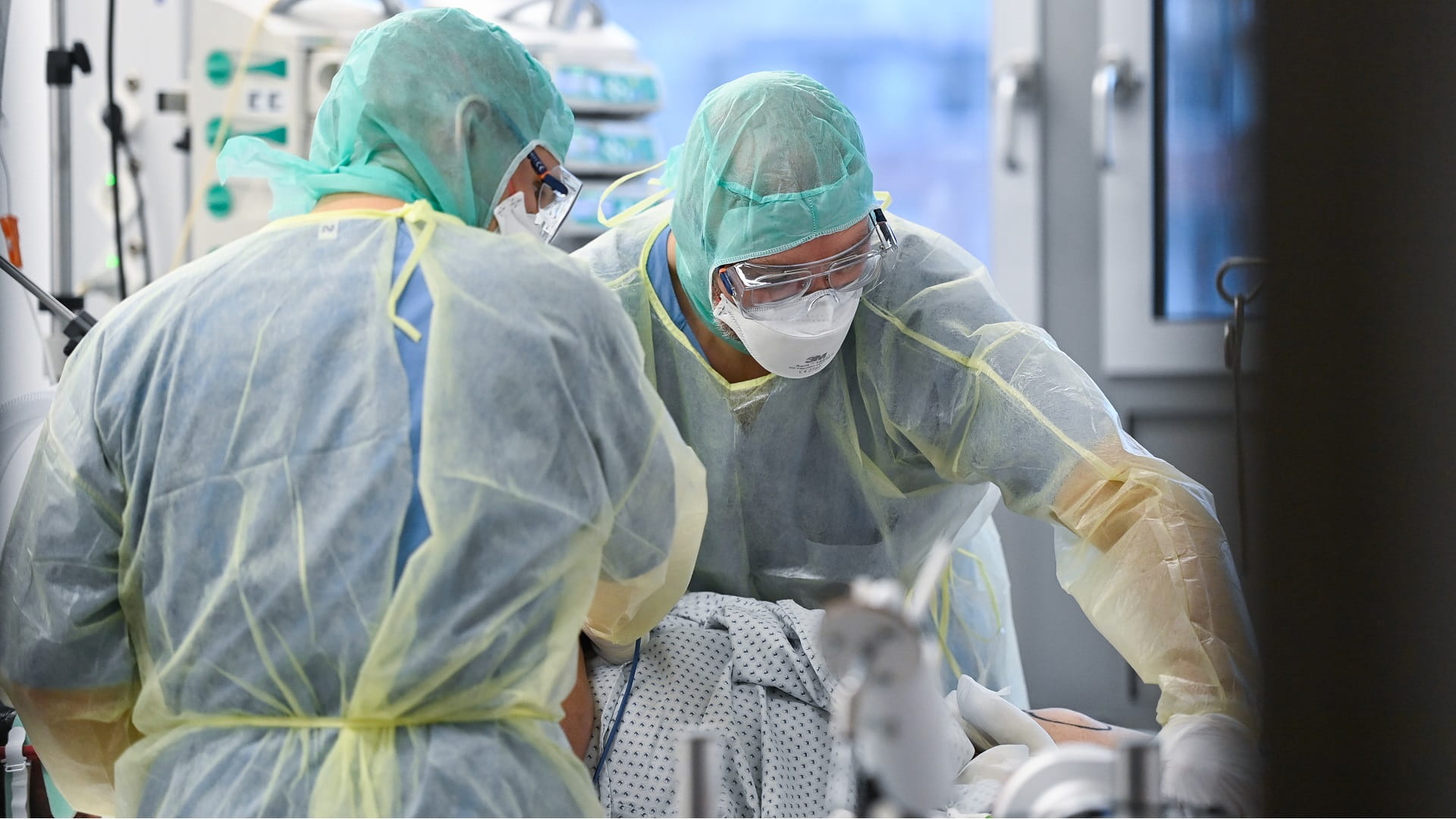 Image for the title: COVID-19 claims lives of 510 patients in Germany, infects 45,659 