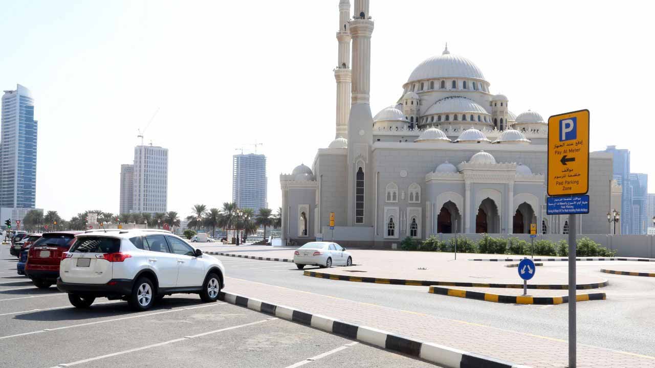 صورة بعنوان: "بلدية الشارقة": المواقف العامة مجانية 1 يناير بمناسبة رأس السنة 