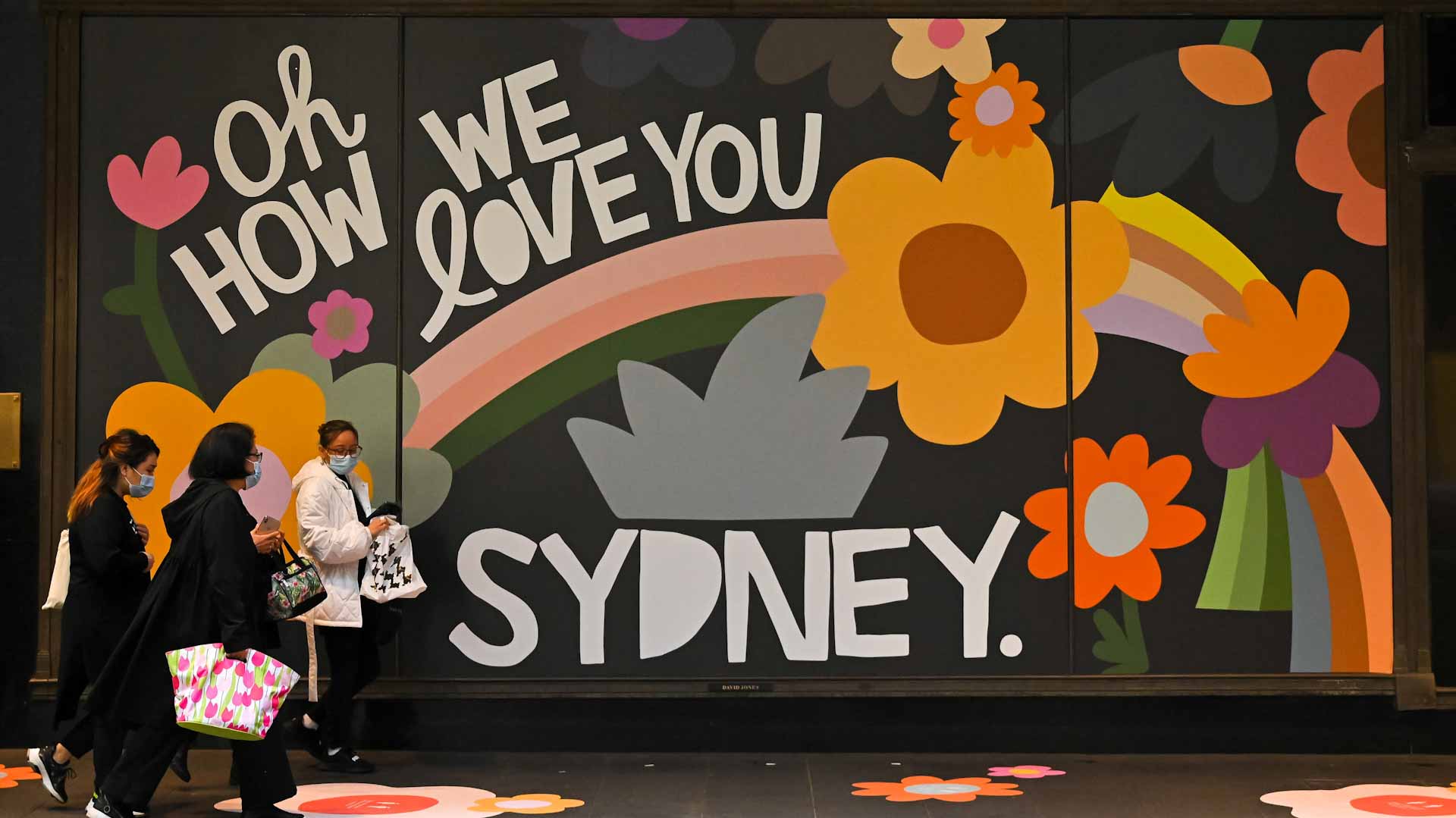 Image for the title: Sydney gears up for NYE celebrations despite record Omicron surge 