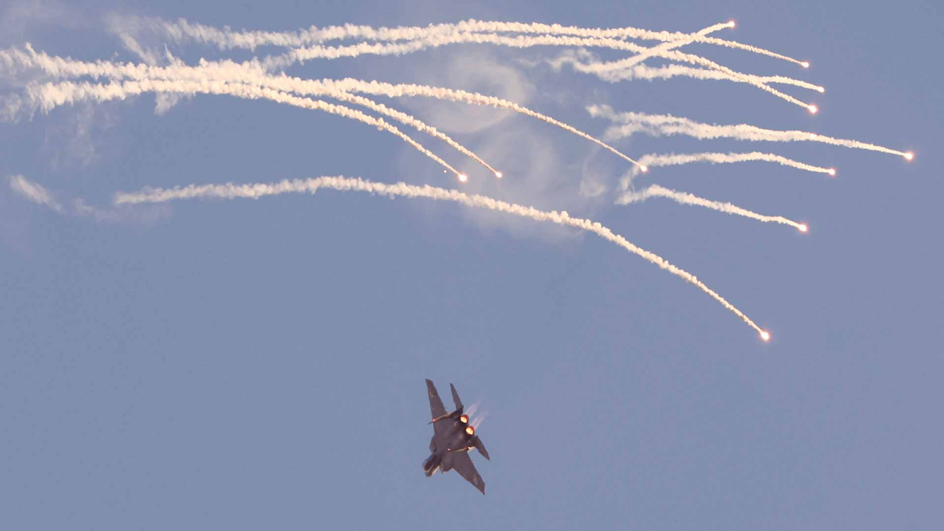 Image for the title: Israel strikes site in Gaza over fire balloons 