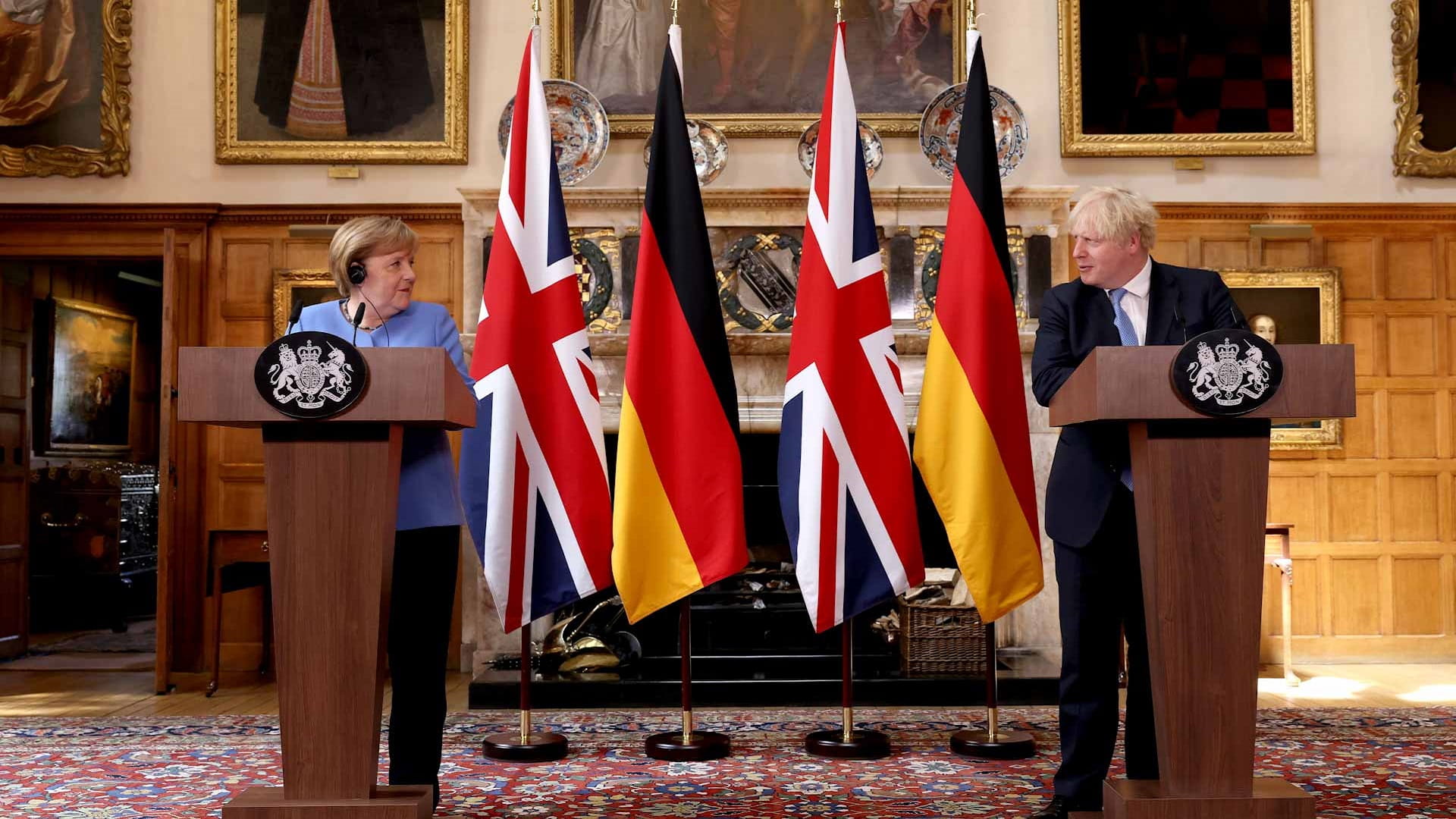 Image for the title: Germany signals quarantine relaxations after meeting UK PM 