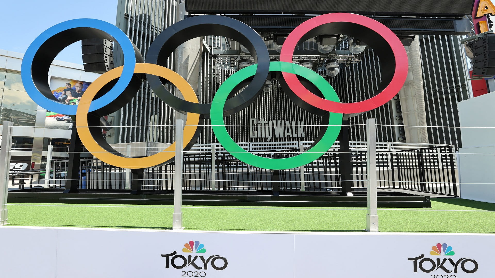 Image for the title: Tokyo scraps Olympic torch relay legs in capital 