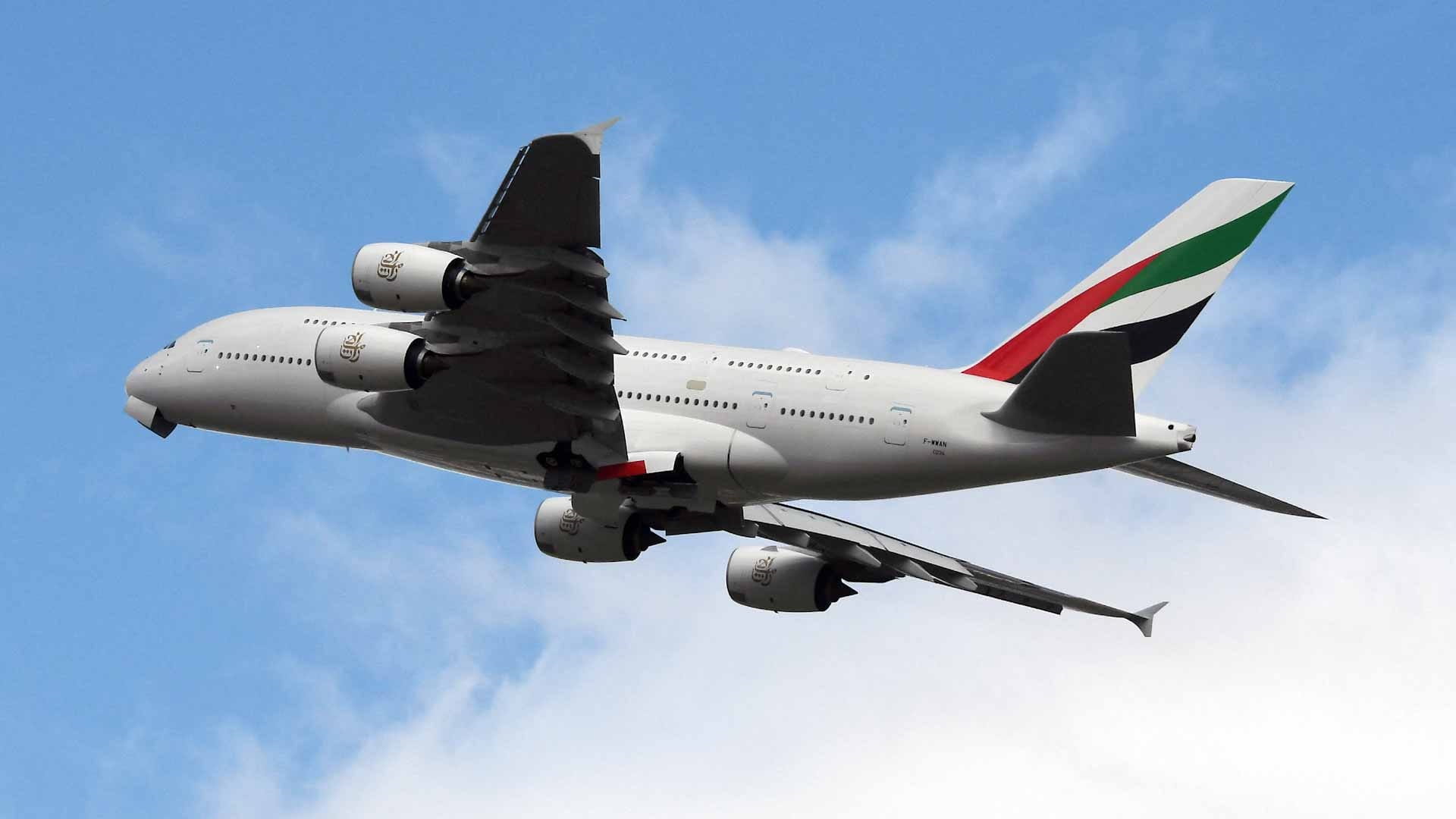 Image for the title: Emirates restarts passenger services to Mauritius 