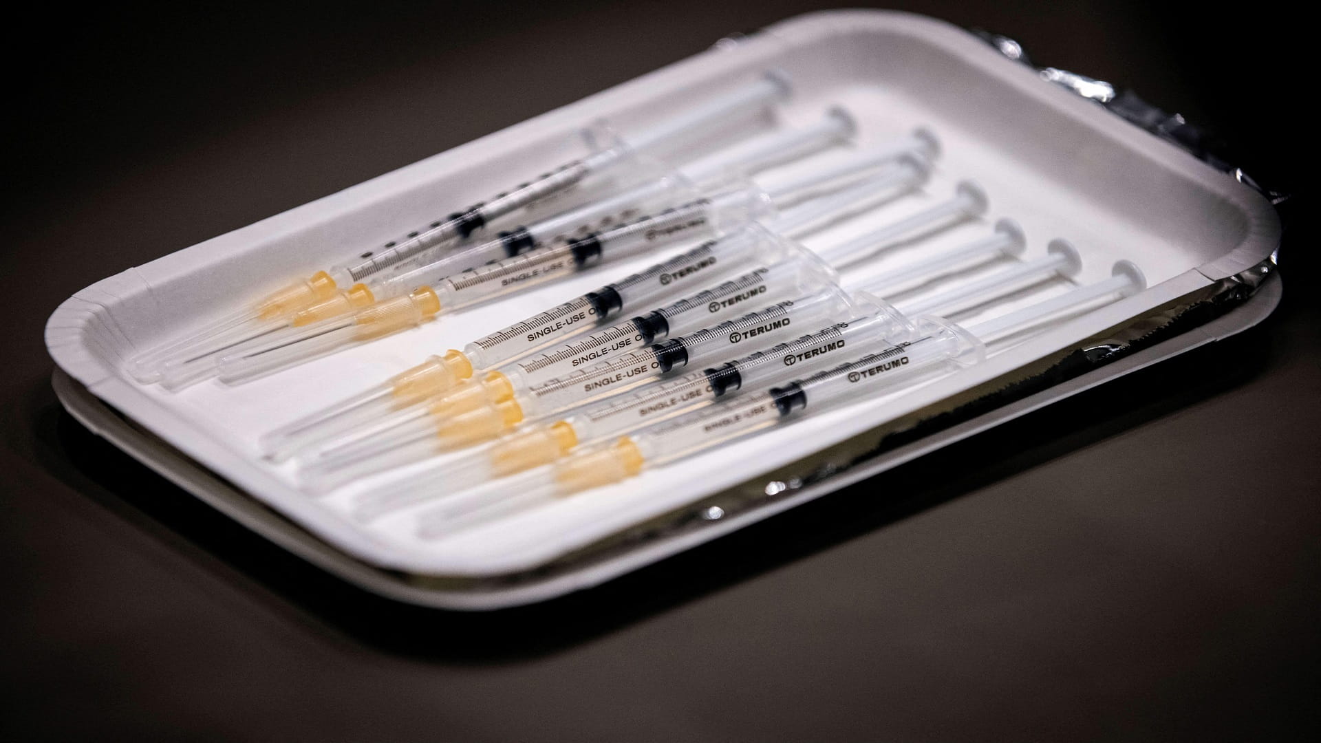 Image for the title: Japan to provide millions more vaccine doses to Taiwan 