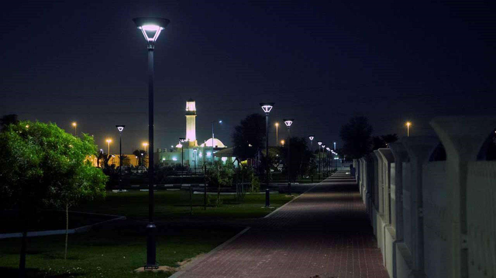 Image for the title: SCM replaces traditional lighting lamps in 6 parks  