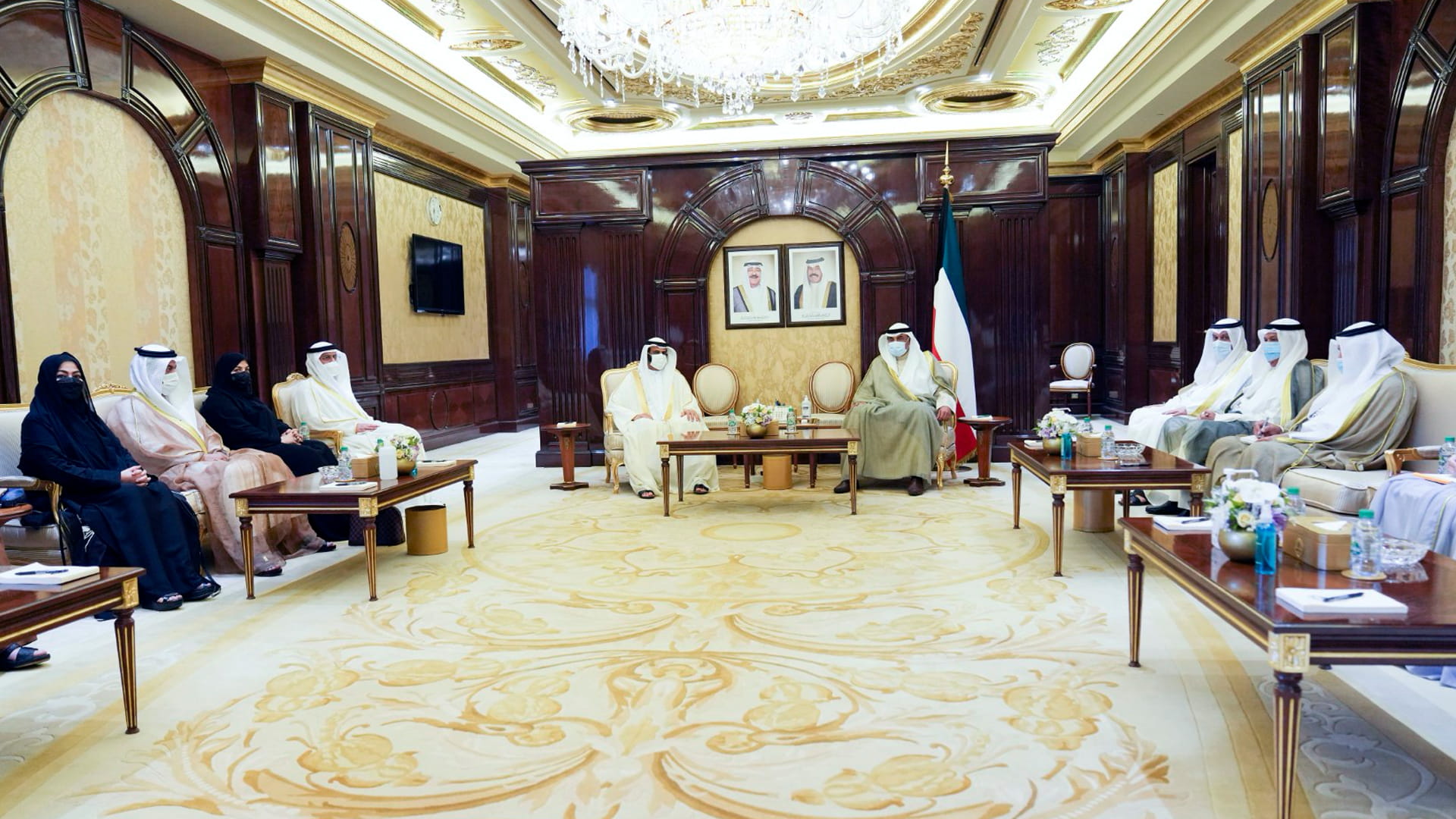 Image for the title: Kuwaiti PM receives FNC delegtion 