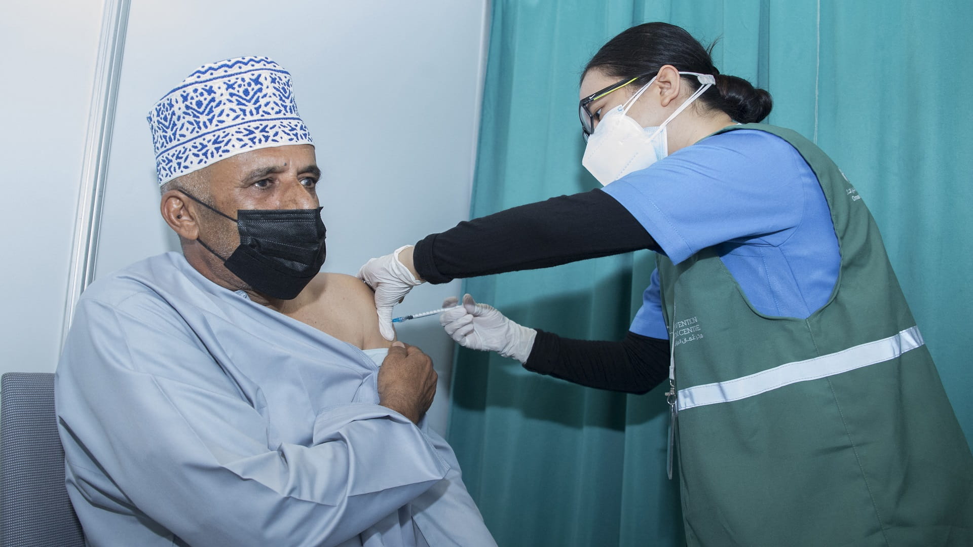 صورة بعنوان: سلطنة عُمان تسجل 2009 إصابات جديدة بفيروس كورونا 