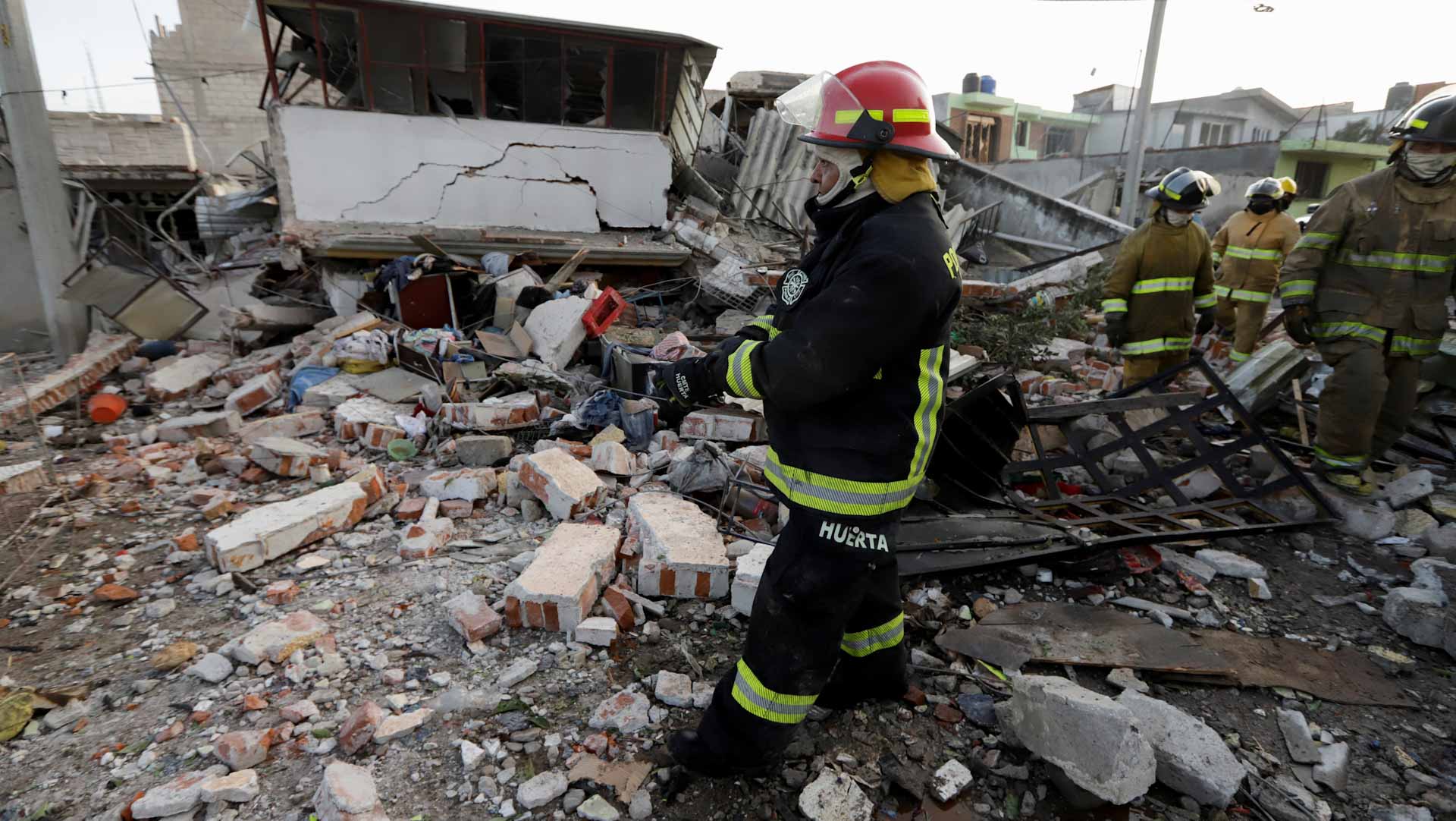 Image for the title: One killed, 15 injured in Pemex pipeline blast in central Mexico 