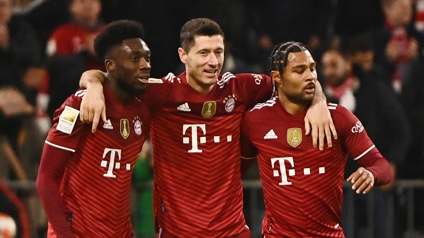 Image for the title: Lewandowski on target as Bayern end Freiburg's unbeaten 