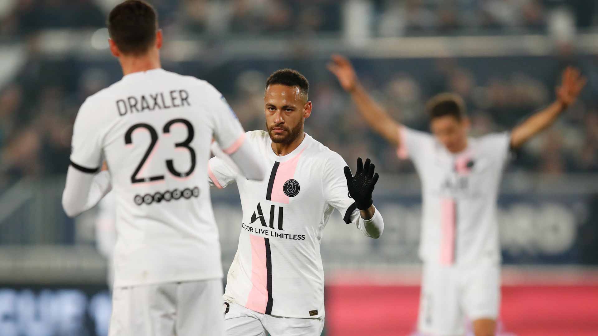 Image for the title: Neymar double lifts PSG to 3-2 win at Bordeaux 