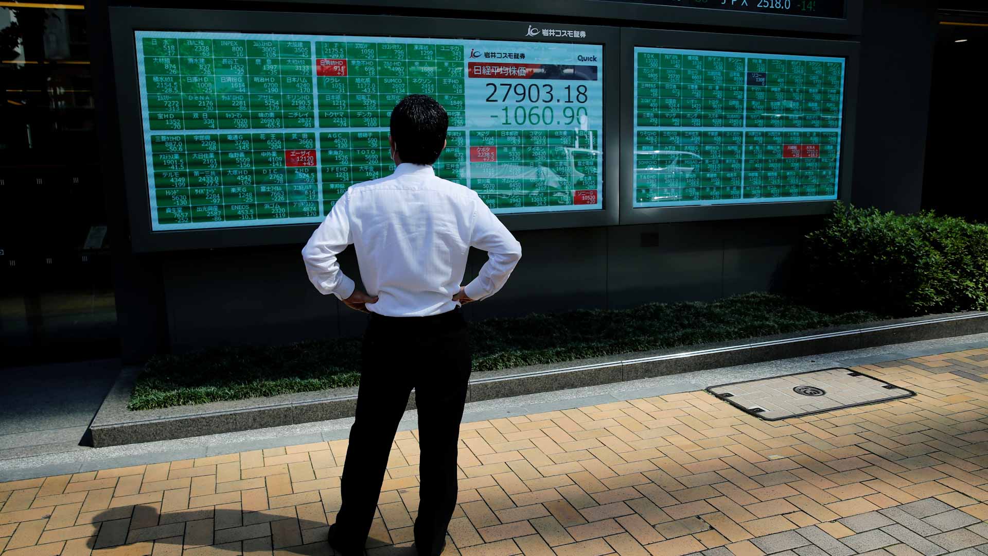 Image for the title: Japan coincident indicator index falls for 3rd month in September 