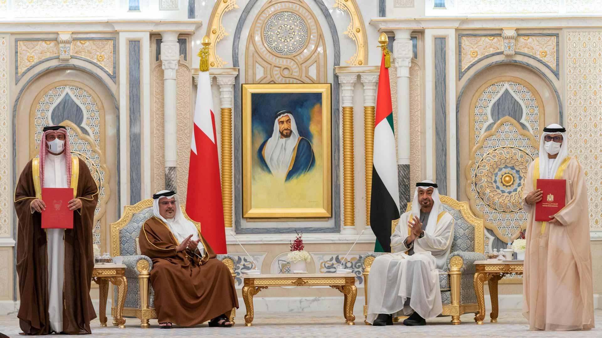 Image for the title: Mohamed bin Zayed Bahrain's CP witness exchange of MoUs 