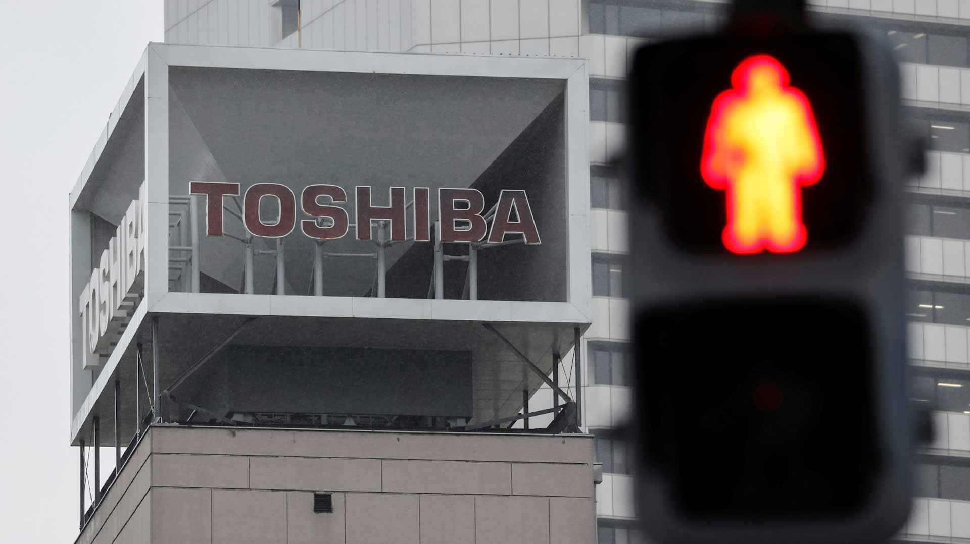 Image for the title: Toshiba to split business into three 