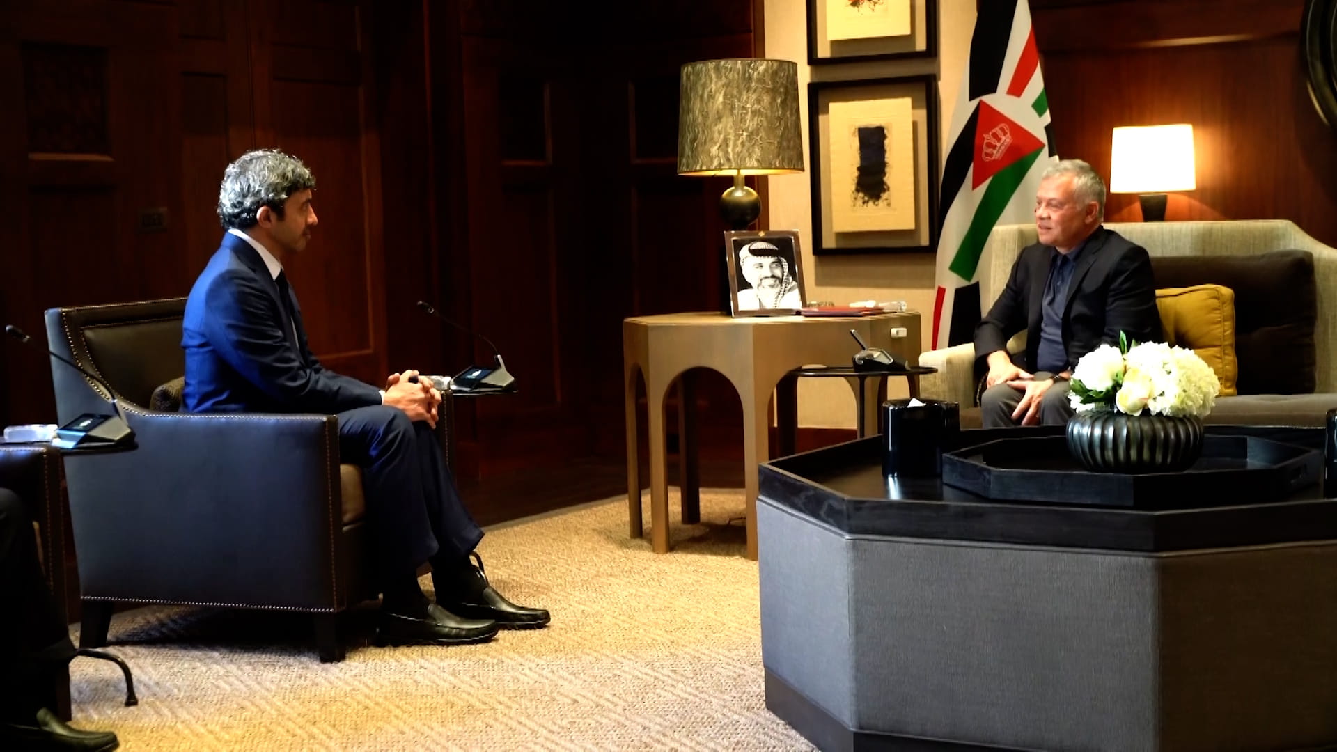 Image for the title: King of Jordan receives Abdullah bin Zayed 