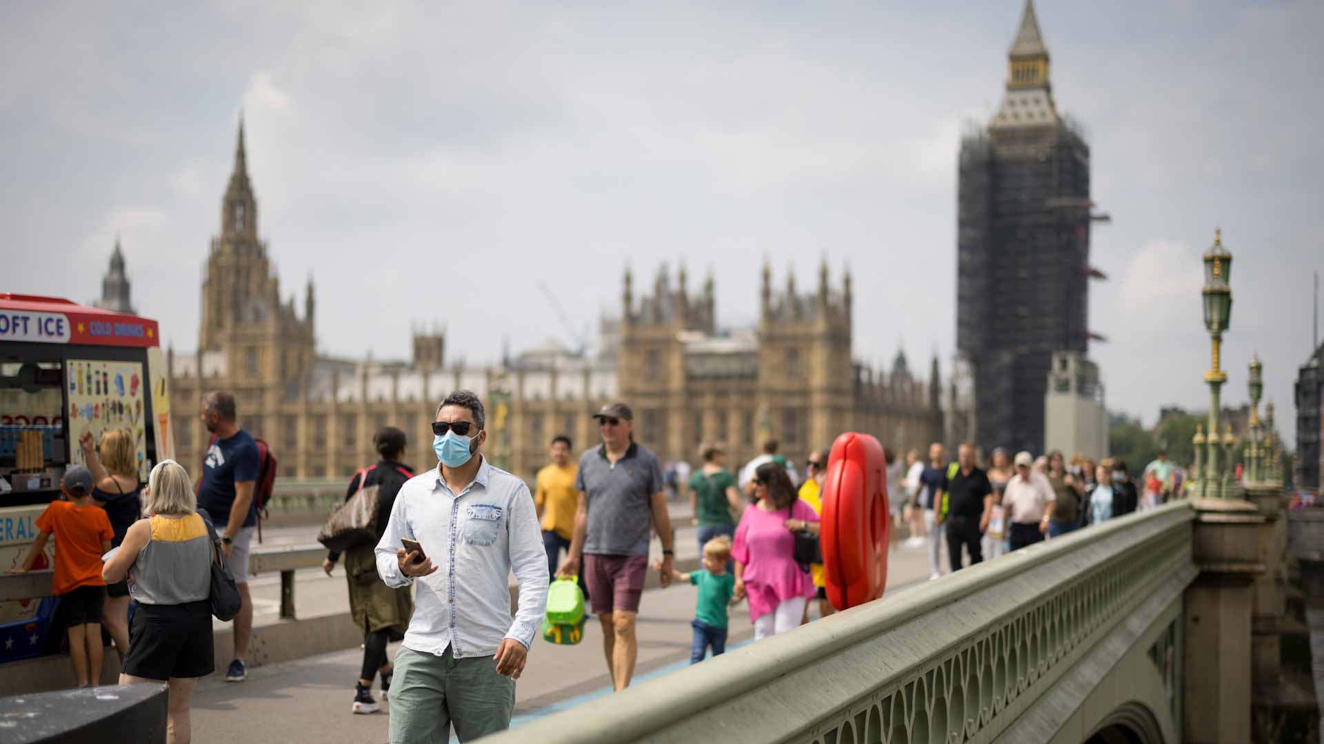 Image for the title: UK economy grows 0.6% in Sept after weak summer 