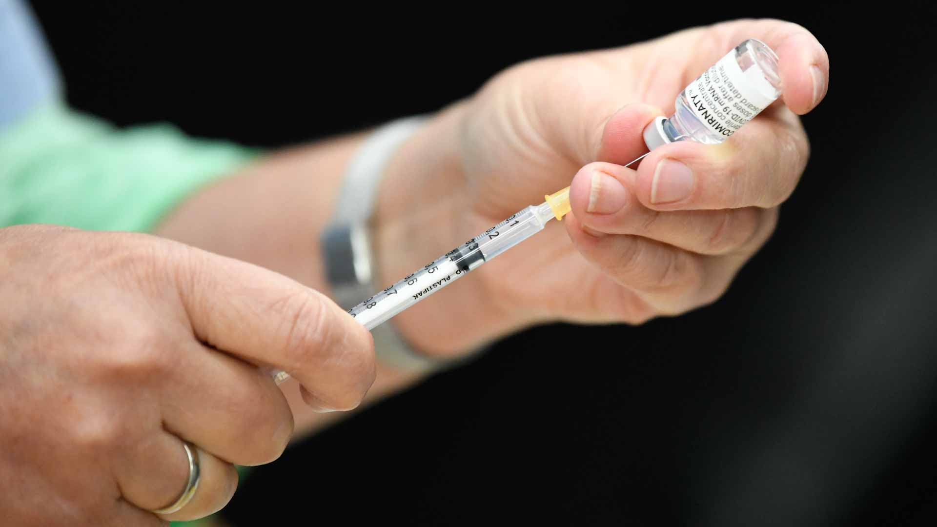 Image for the title: Israel greenlights vaccinations for 5-11 year olds 