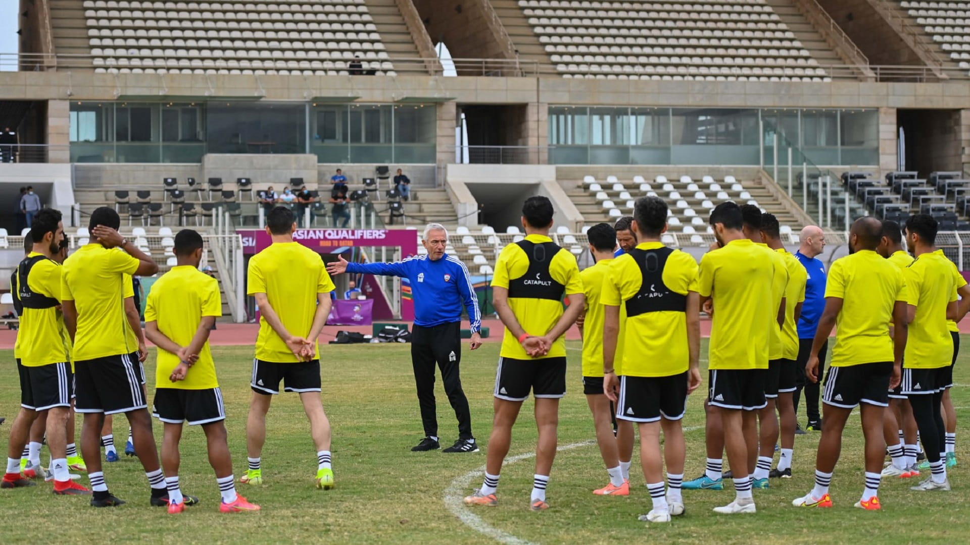 صورة بعنوان: منتخب الإمارات يجري أولى حصصه التدريبية في بيروت 