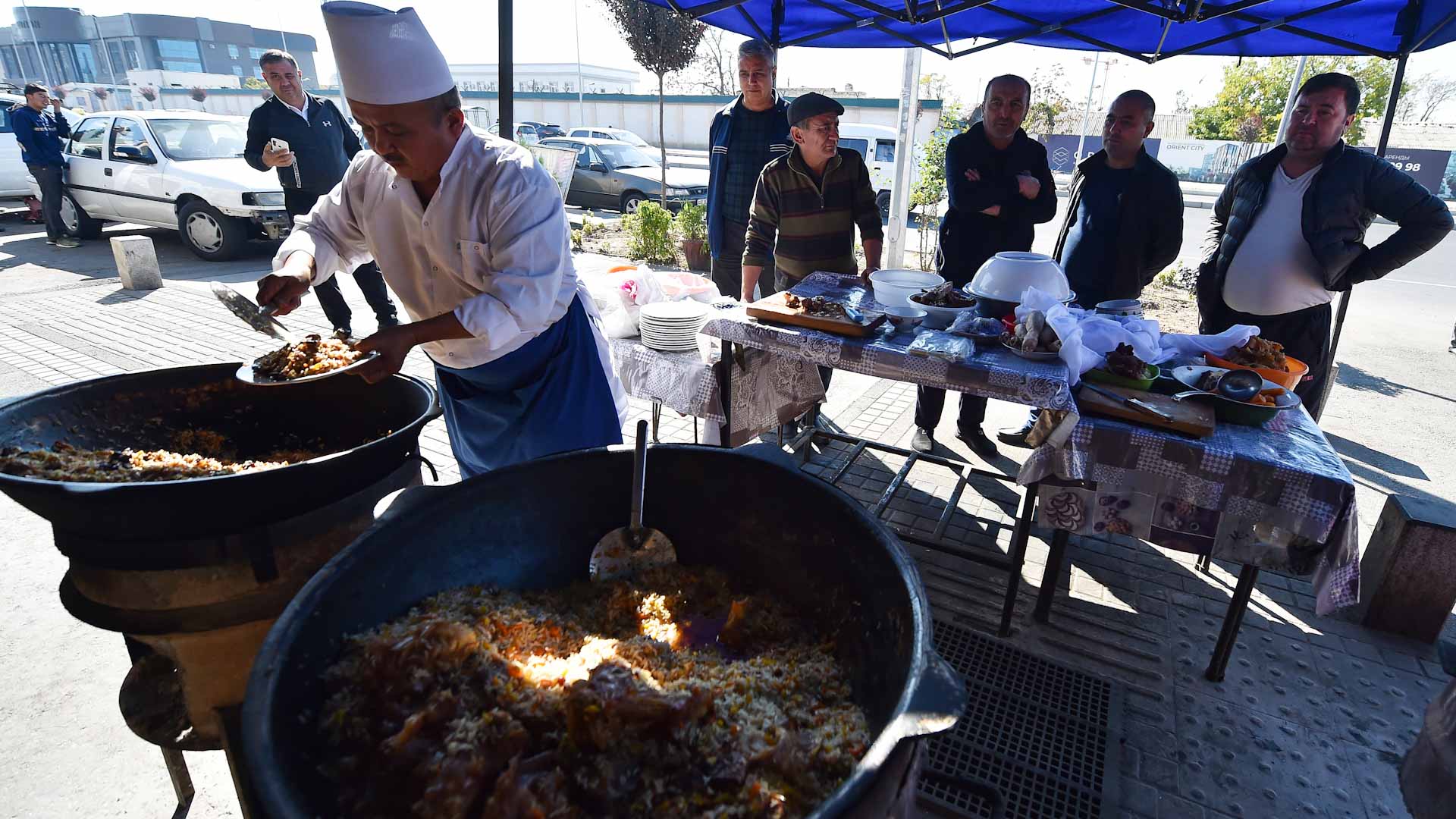 Image for the title: Extreme weather costly for Uzbeks' beloved Plov dish 