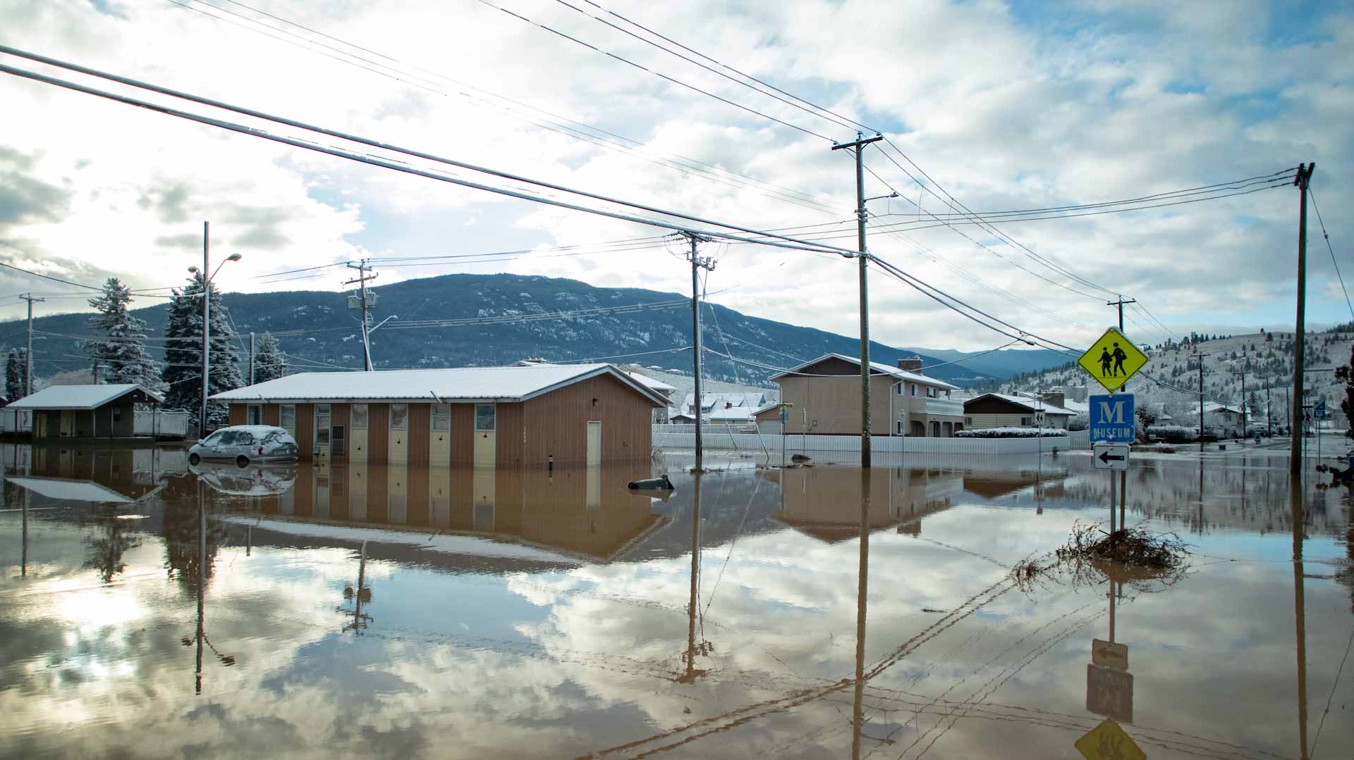 Image for the title: Canada floods kill one person, leave two missing 