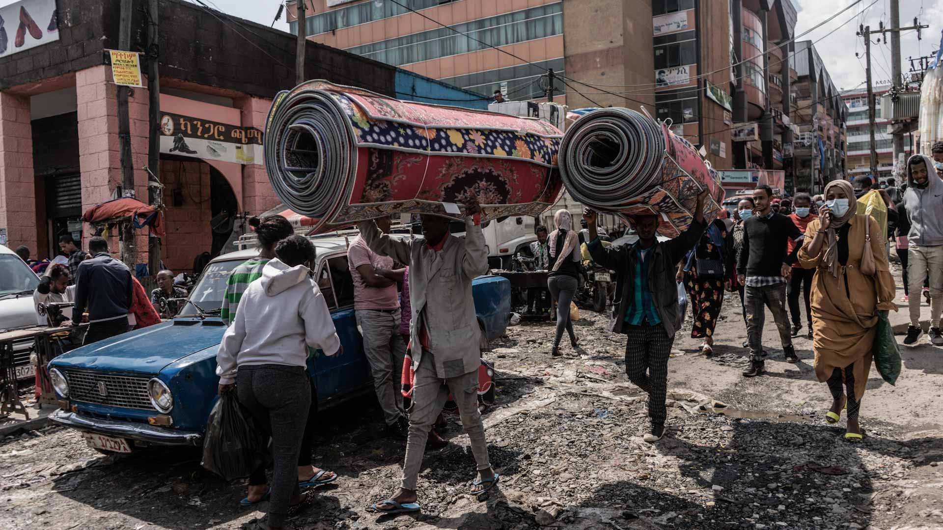 Image for the title: UN to evacuate families of staff in Ethiopia as alarm grows 