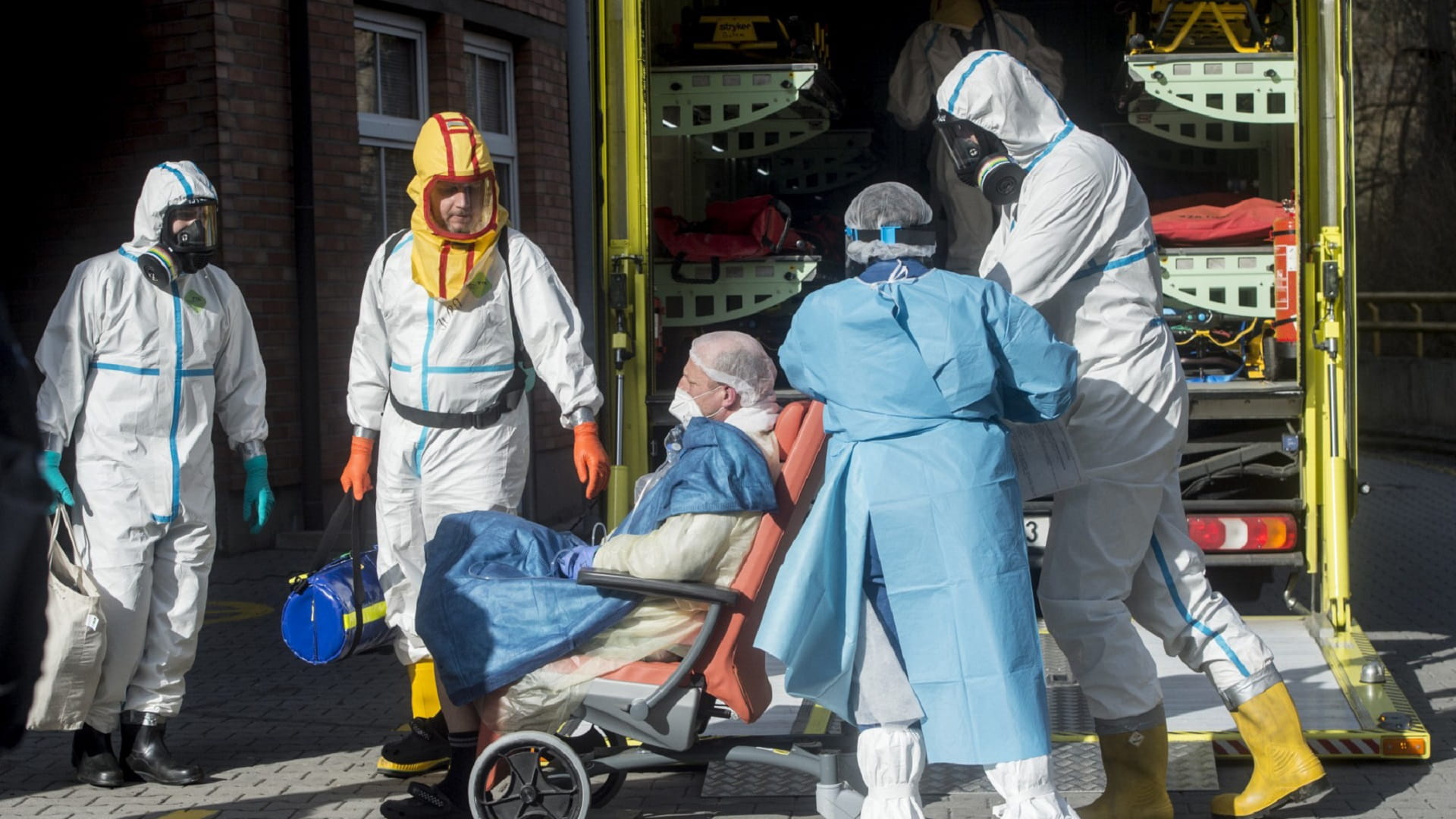 Image for the title: Czech Republic reports 20,315 daily coronavirus cases 