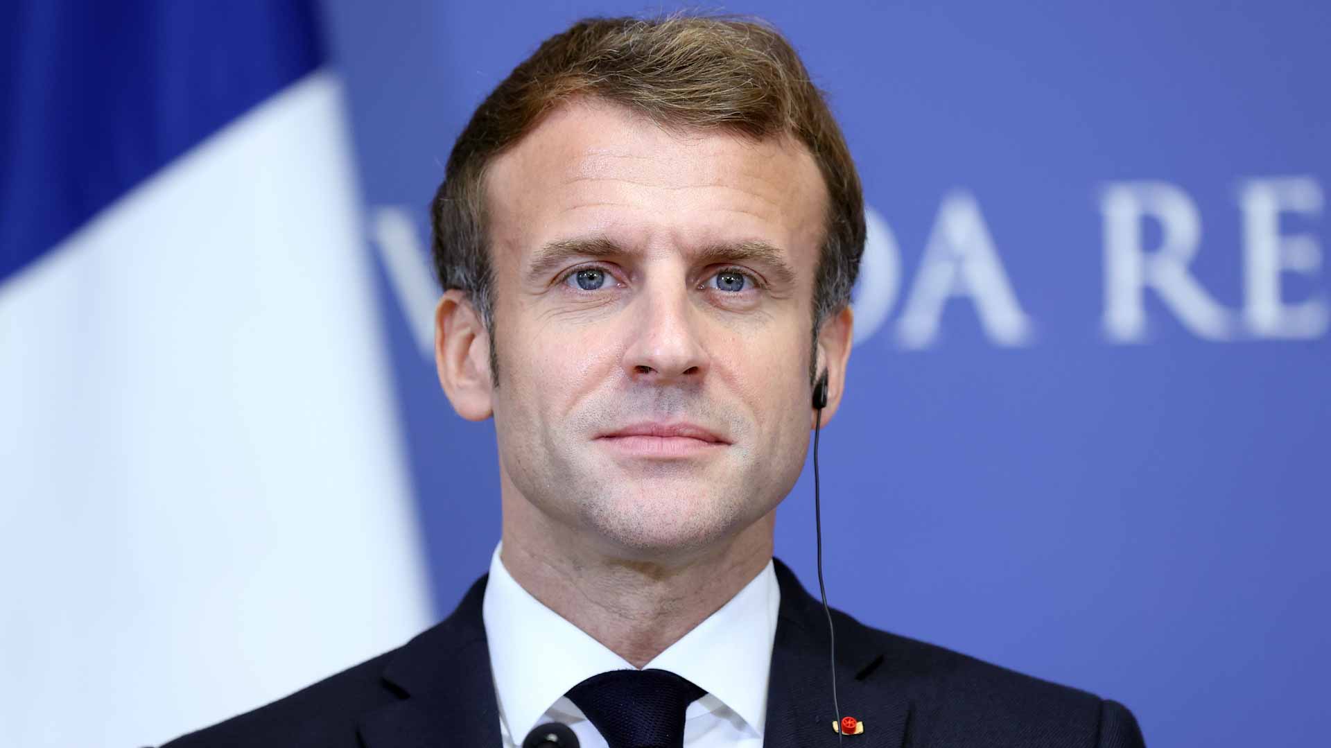 Image for the title: France's Macron: tweets he got COVID vaccine booster shot 