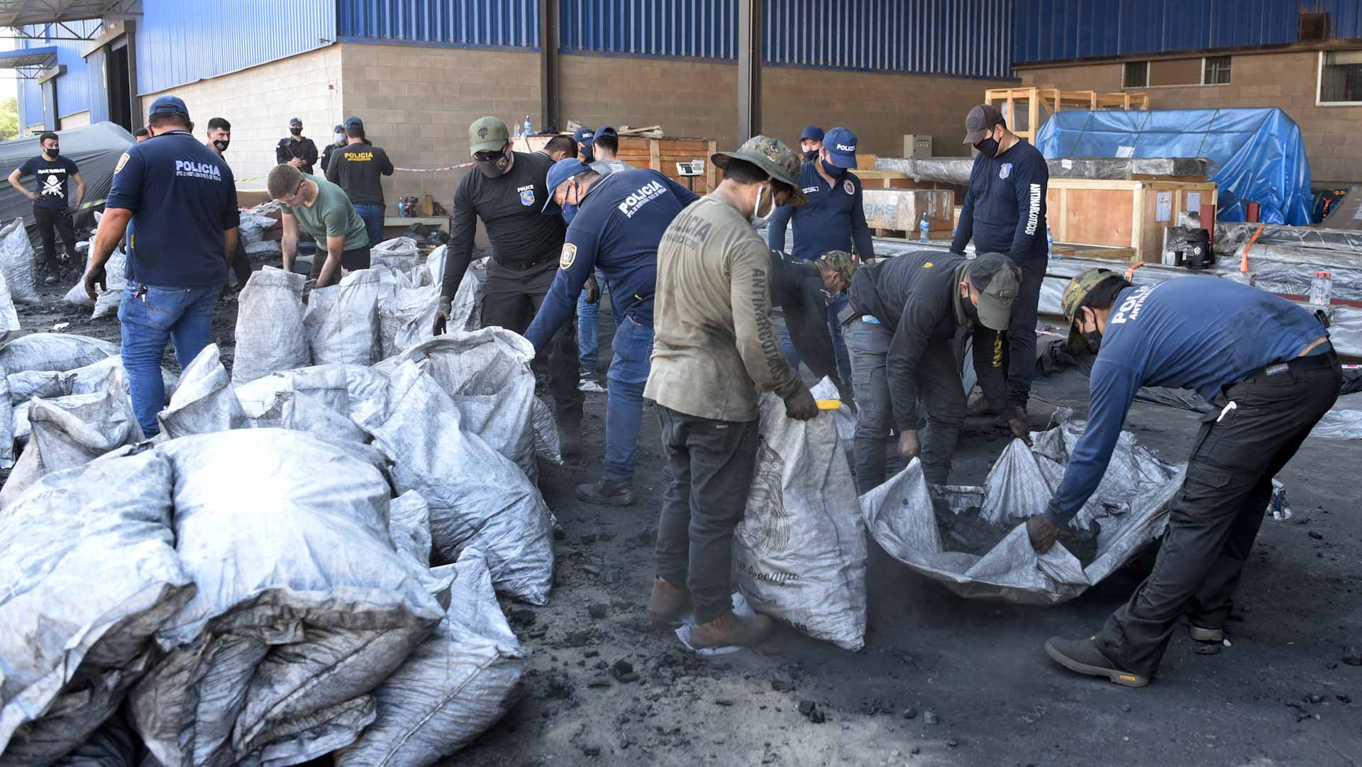 Image for the title: Global coalition seizes 145.3 tonnes of cocaine 