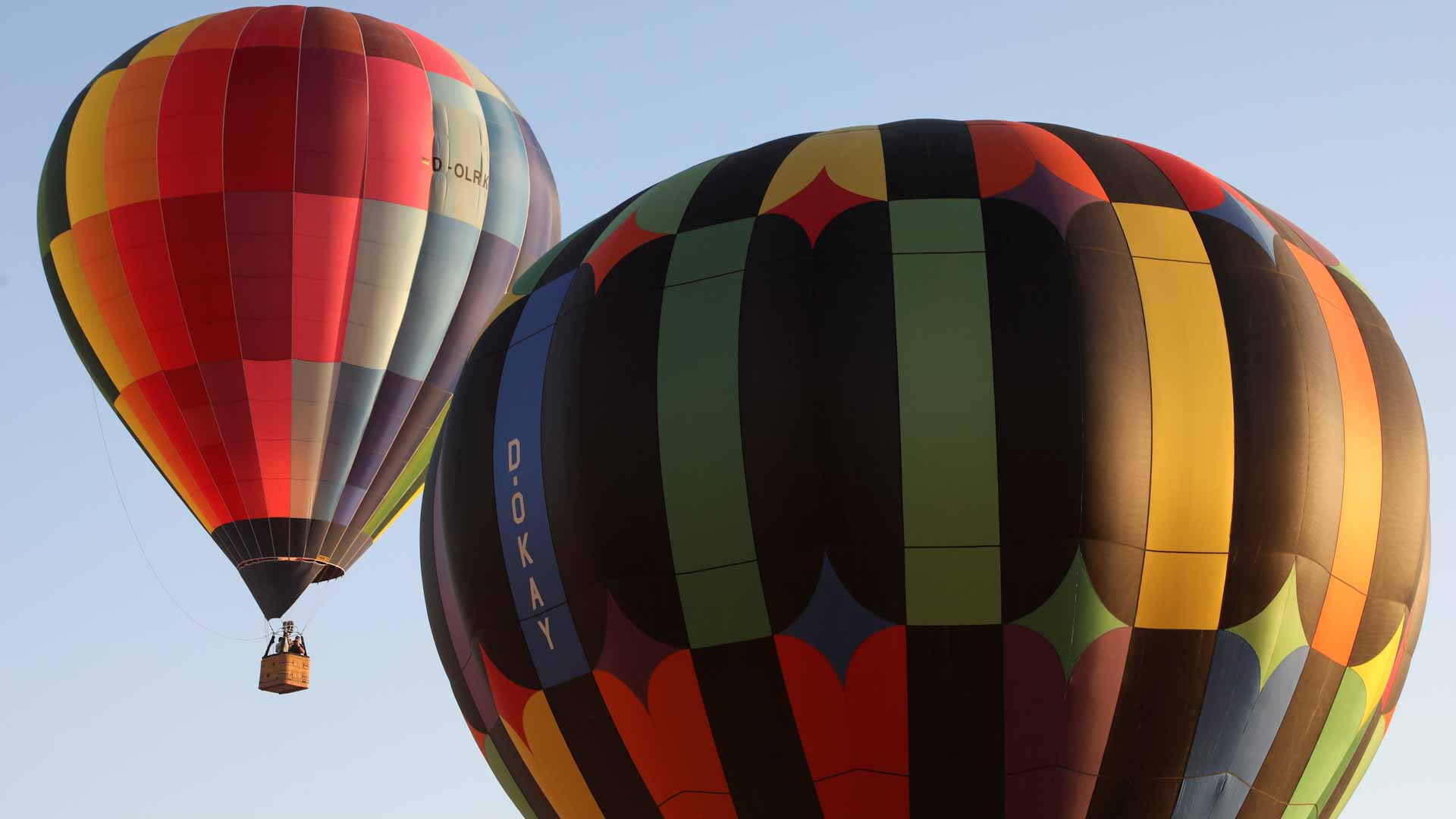 Image for the title: Balloons return to Mexico skies for annual fiesta after pandemic  