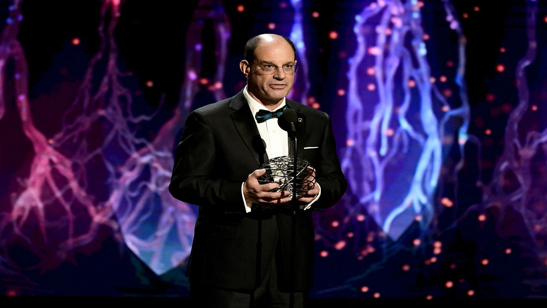 Image for the title: Two Americans win Medicine Nobel for work on heat and touch 