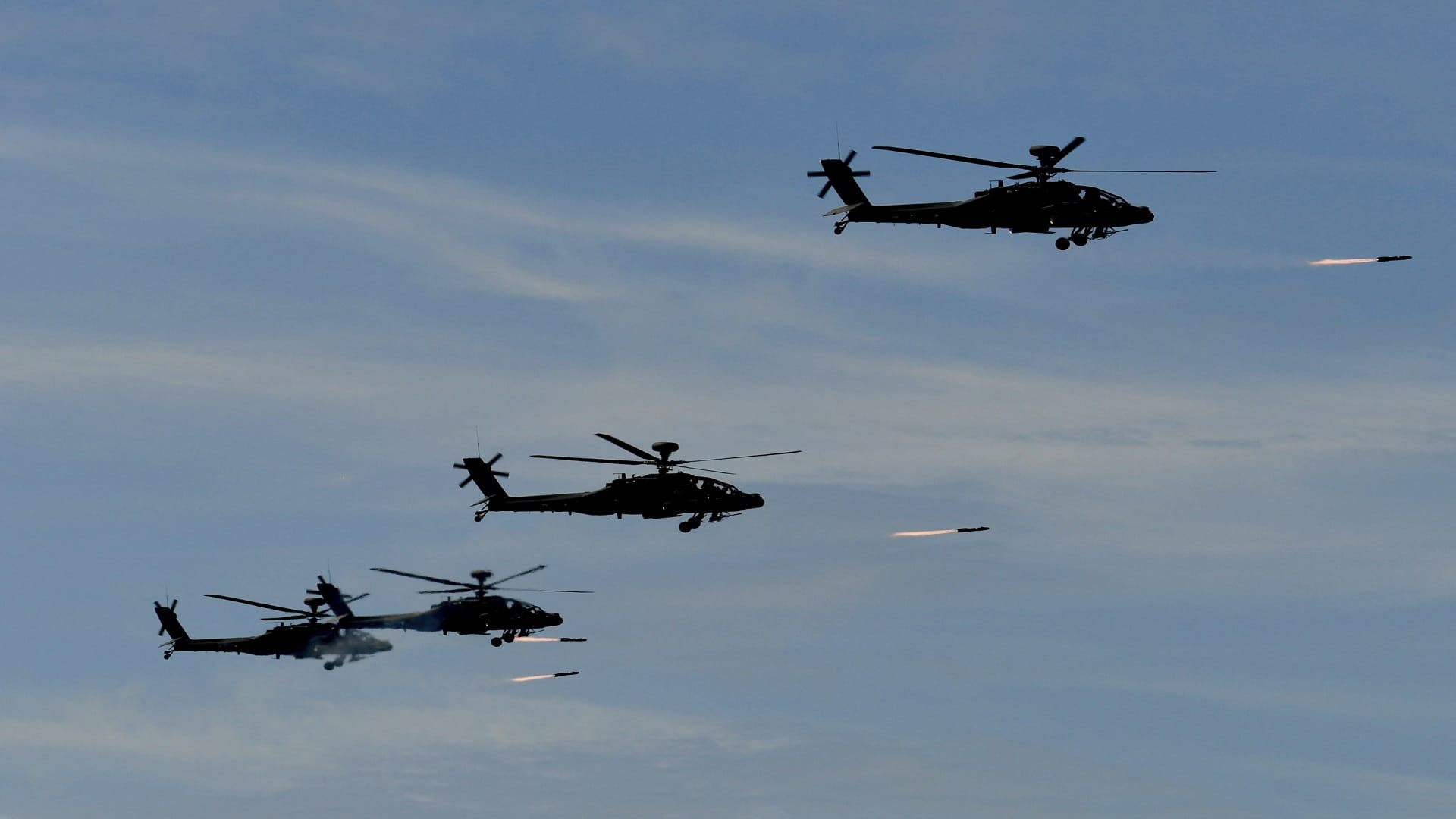 Image for the title: US to sell 12 attack helicopters to Australia 