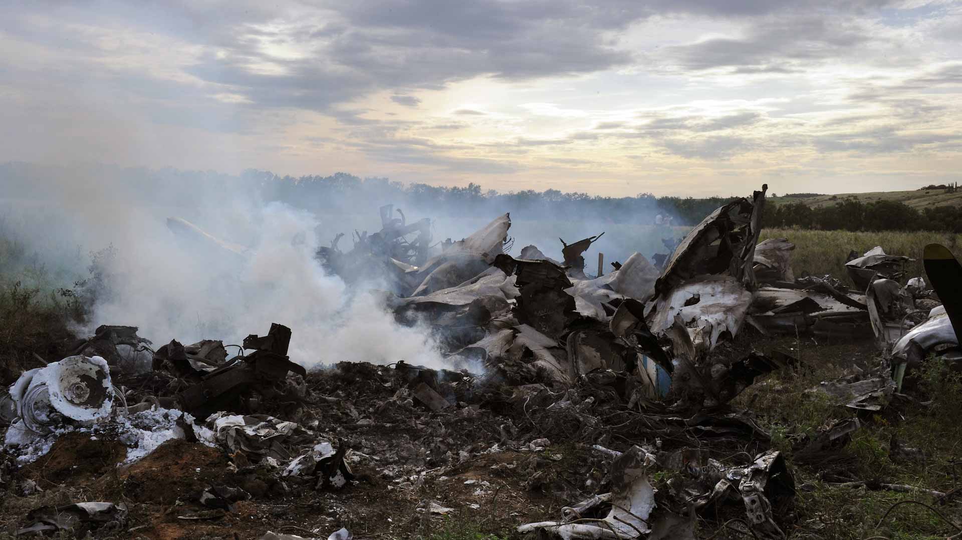 Image for the title: Russian plane crashes in Tatarstan region 