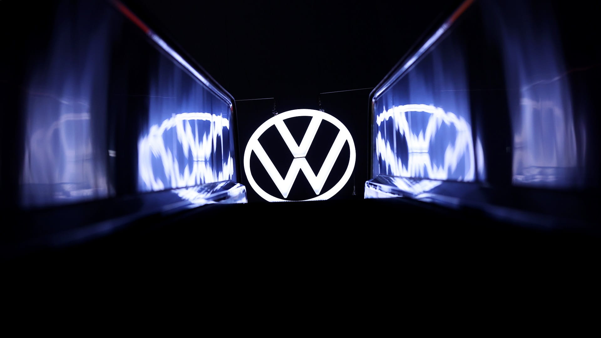 Image for the title: Volkswagen to decide on eastern European battery plant in H1 2022 