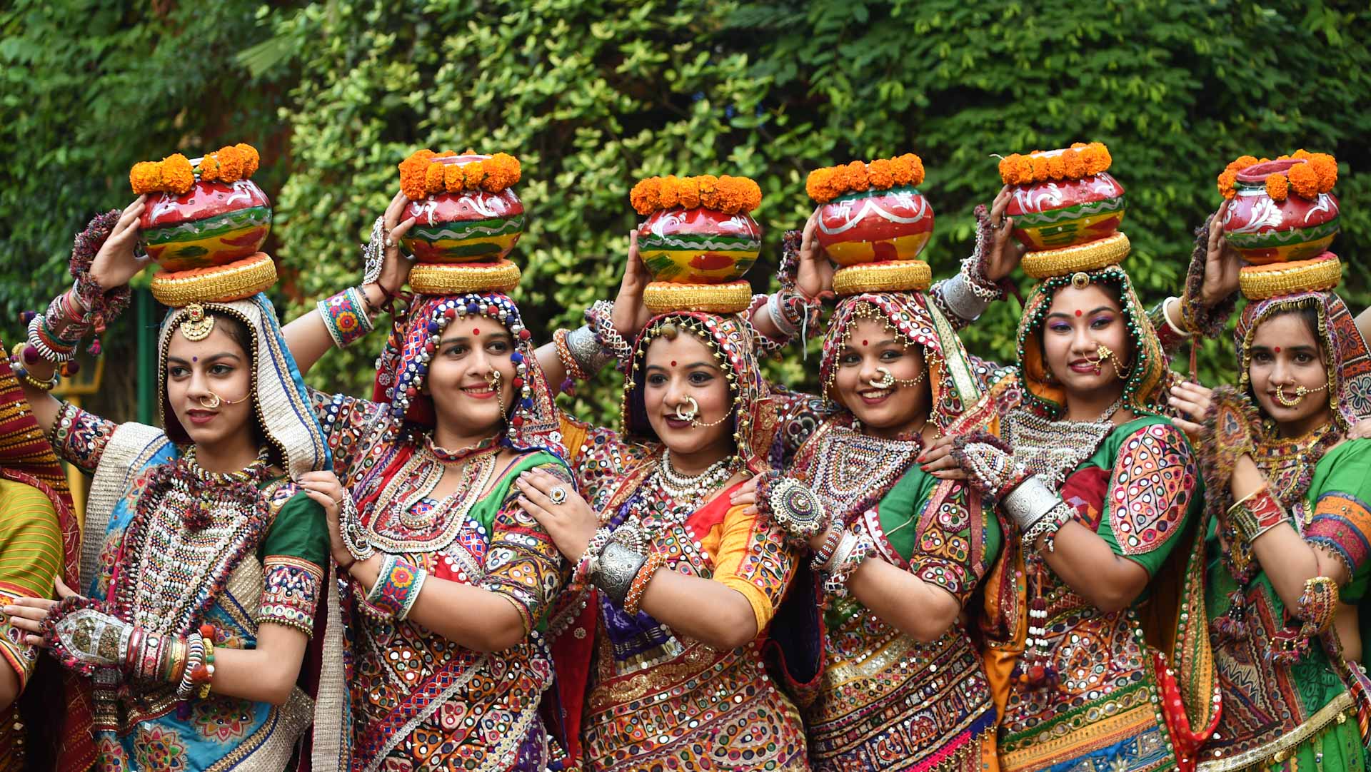 Image for the title: Indian festival crowds return as Covid horrors fade 