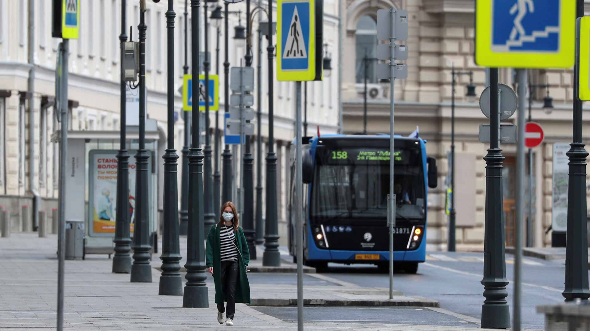 صورة بعنوان: روسيا تسجل 34303 إصابات بكورونا في أعلى حصيلة يومية منذ الجائحة 