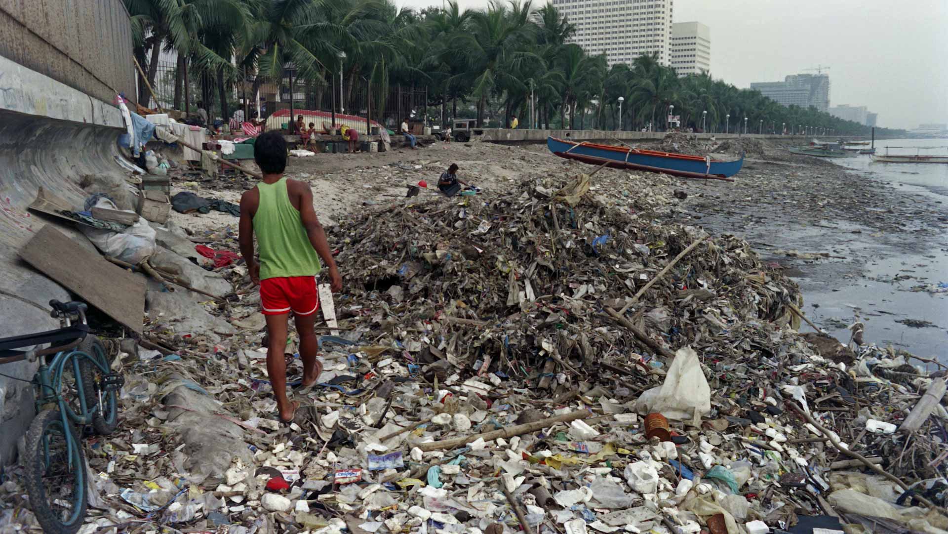 Image for the title: In Philippines, group turns plastic waste into planks 
