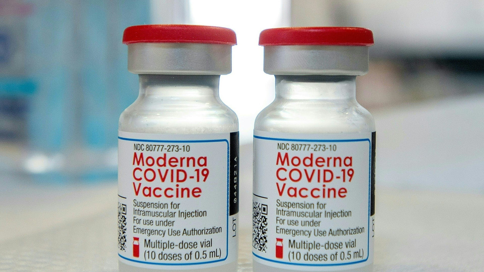 Image for the title: Moderna says its COVID vaccine protective, safe in young children 