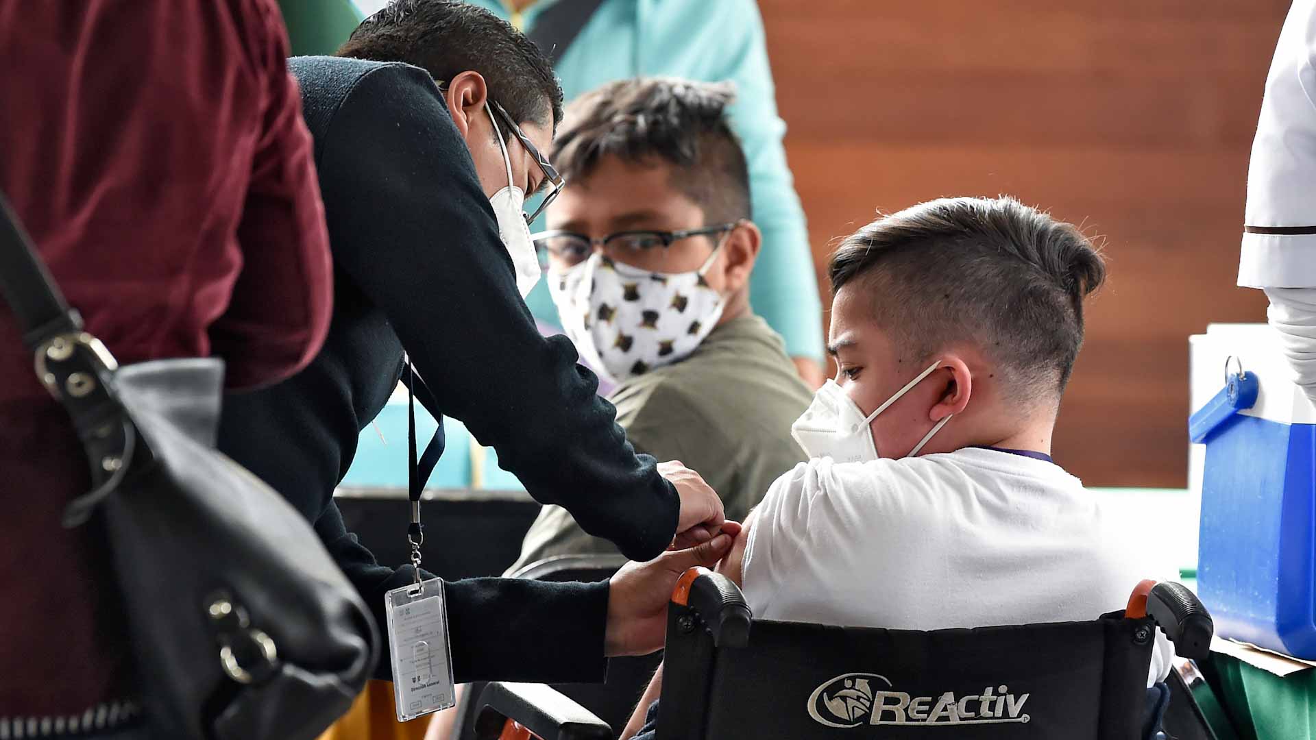 Image for the title: Mexico City starts Covid vaccinations of minors at risk 