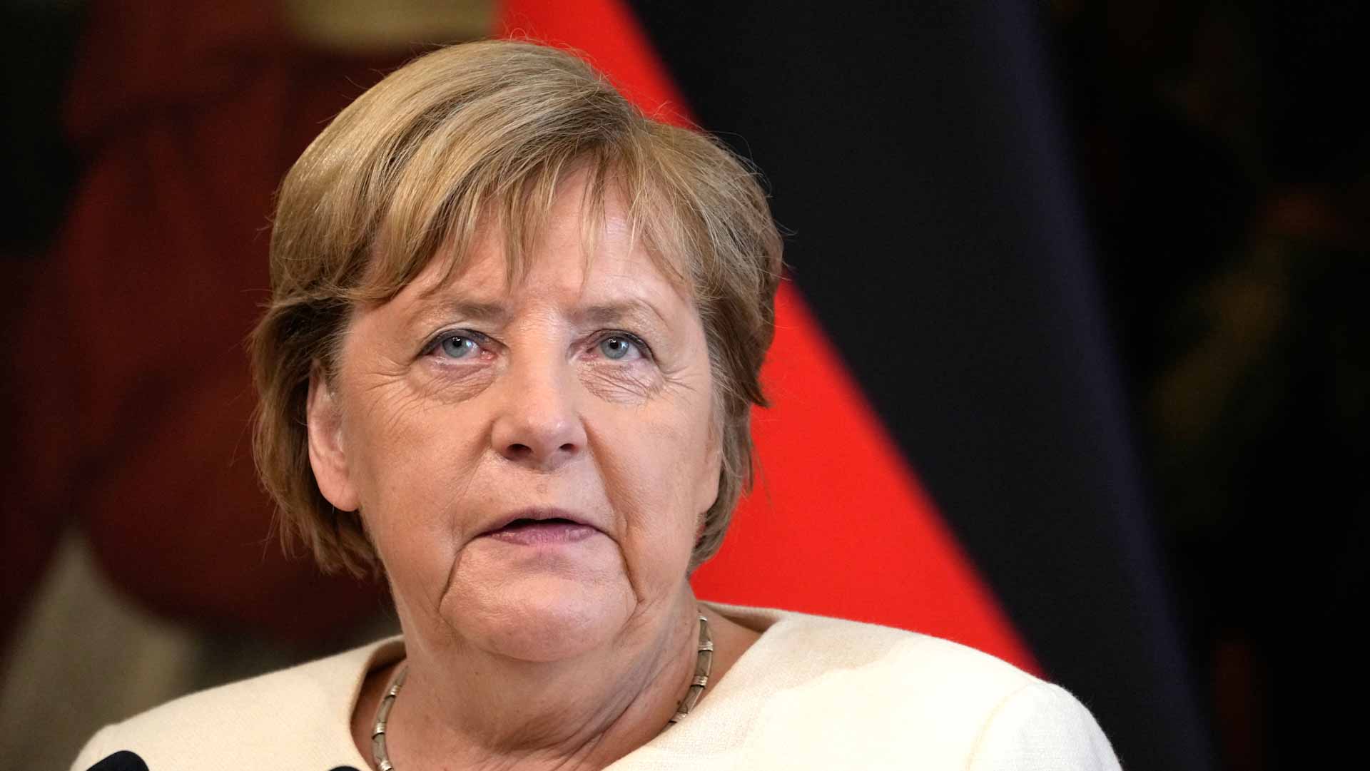 Image for the title: Greece, Germany turn page as Merkel pays final visit 