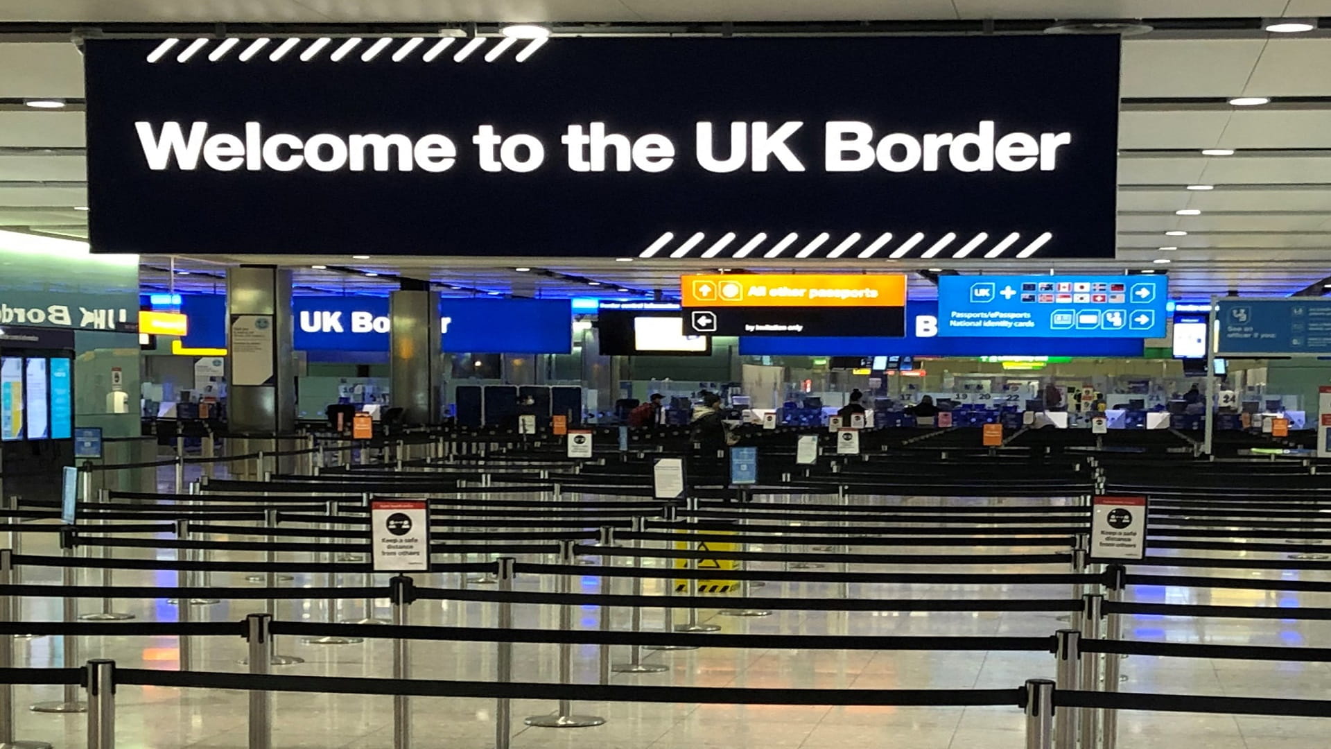 Image for the title: England's COVID-19 travel rules simplified in boost to industry 