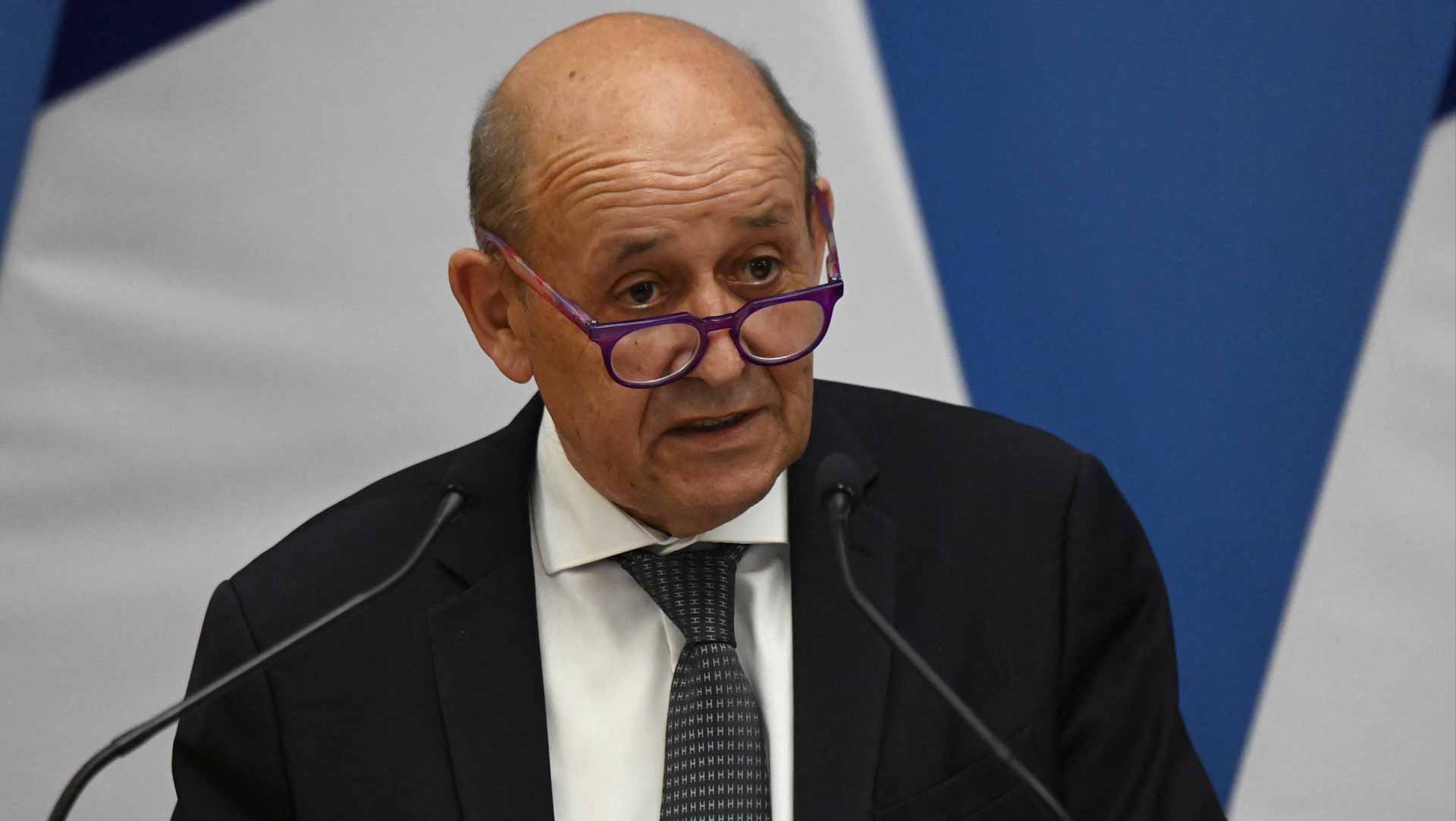 Image for the title: France sees "crisis" over submarine cancellation - Le Drian 