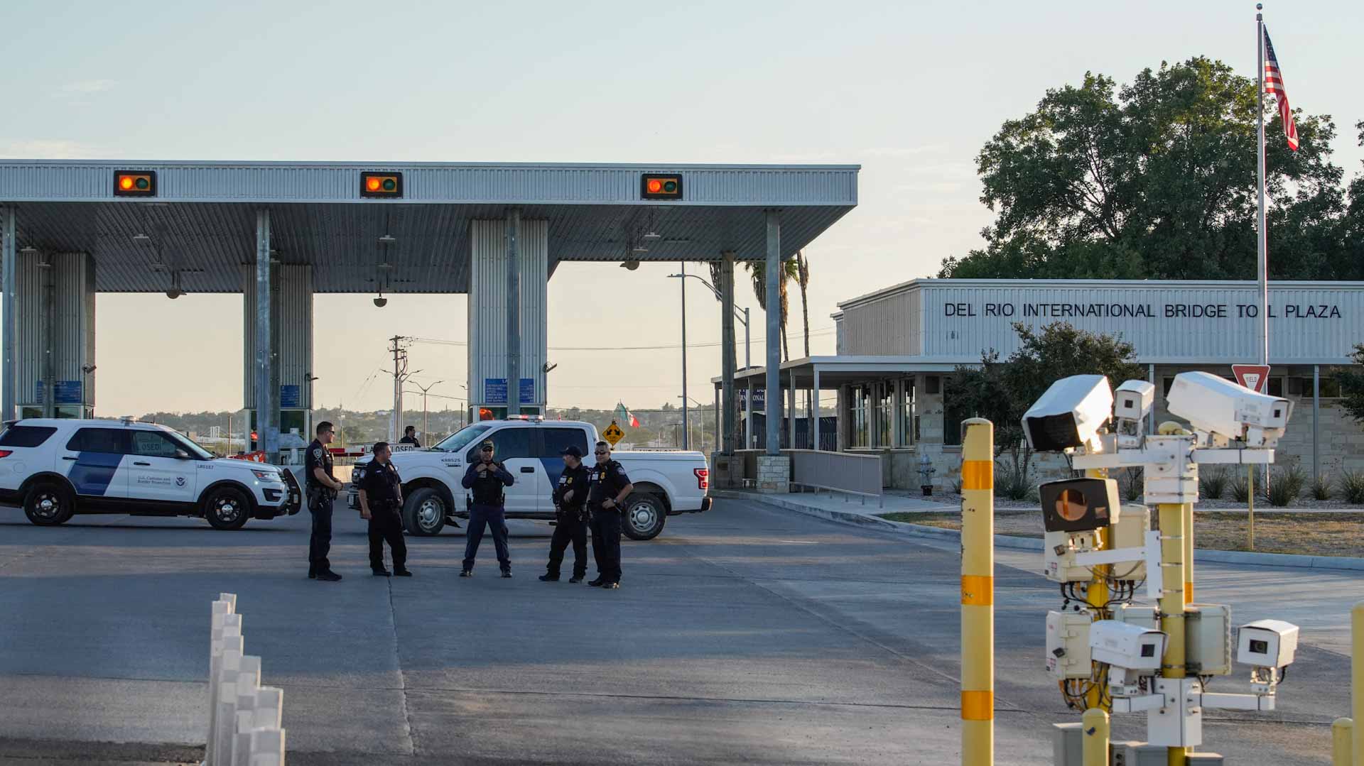 Image for the title: US accelerate removal of Haitians at US-Mexico border 