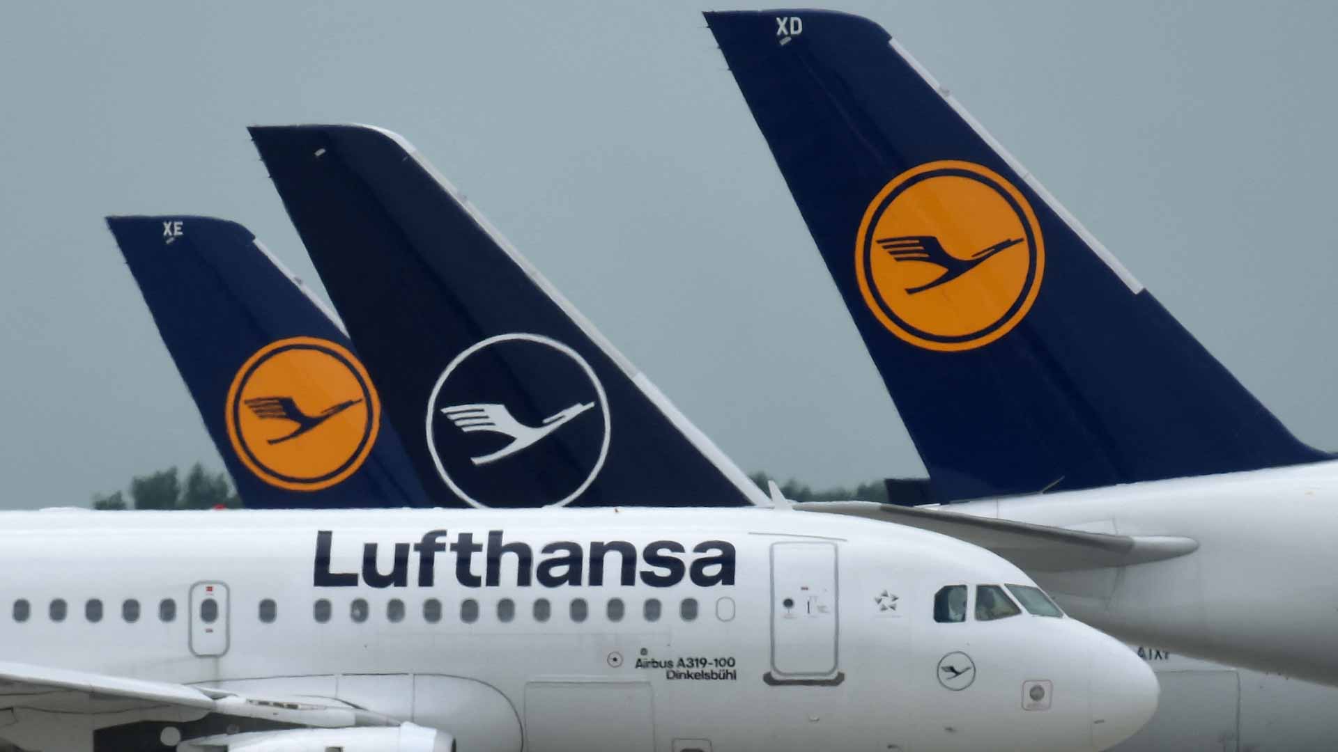 Image for the title: German airline Lufthansa approves capital increase 