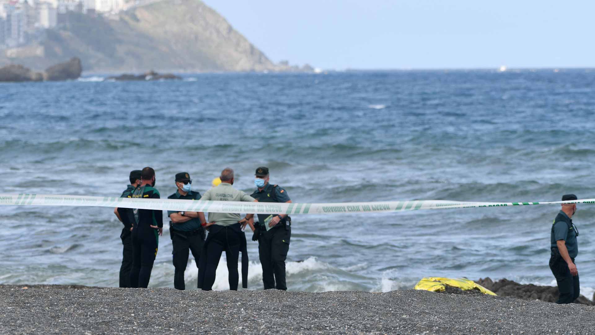 Image for the title: Bodies of 7 migrants and child found off Spain coast 