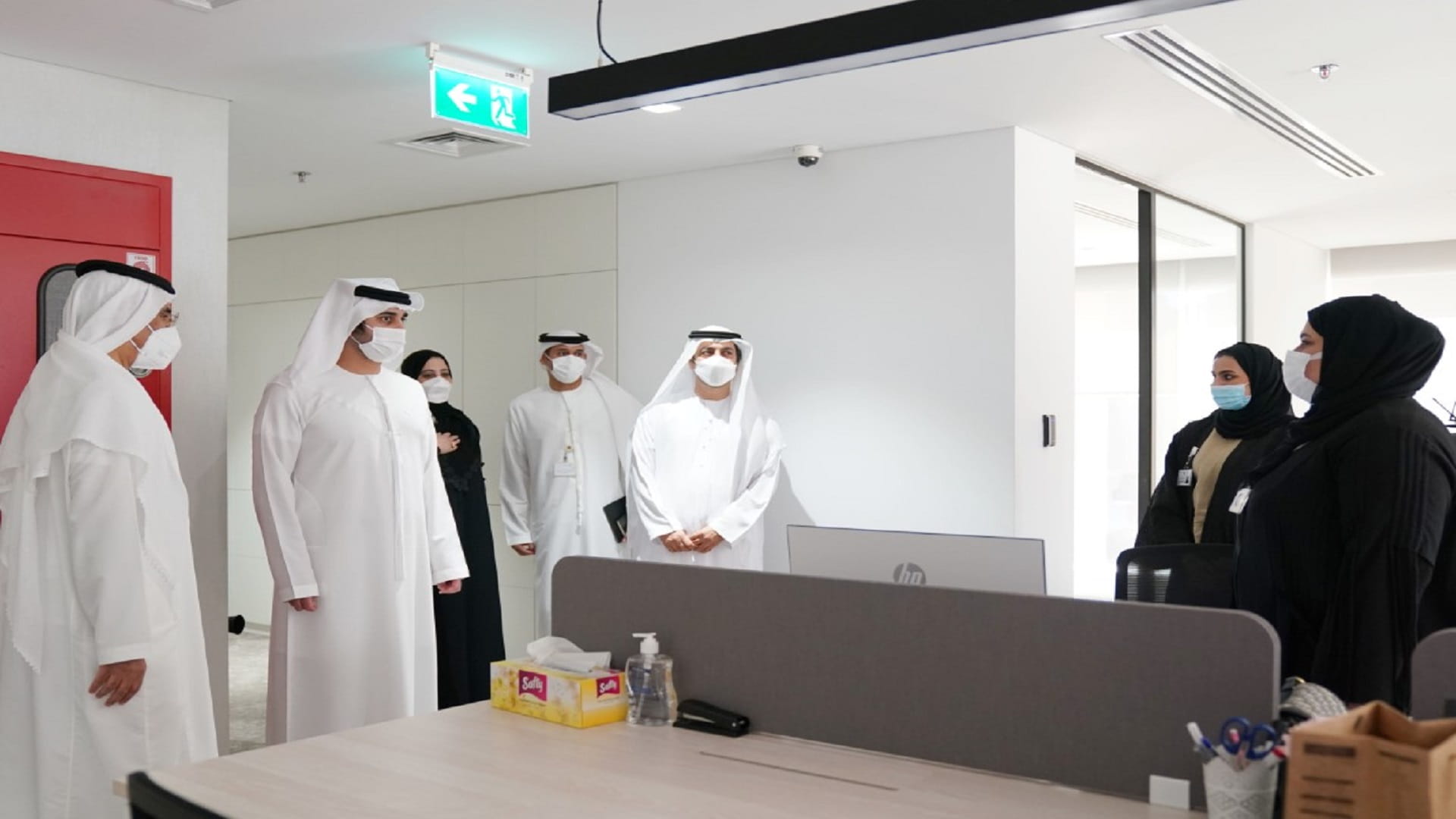 Image for the title: Maktoum bin Mohammed meets Ministry of Finance action team 