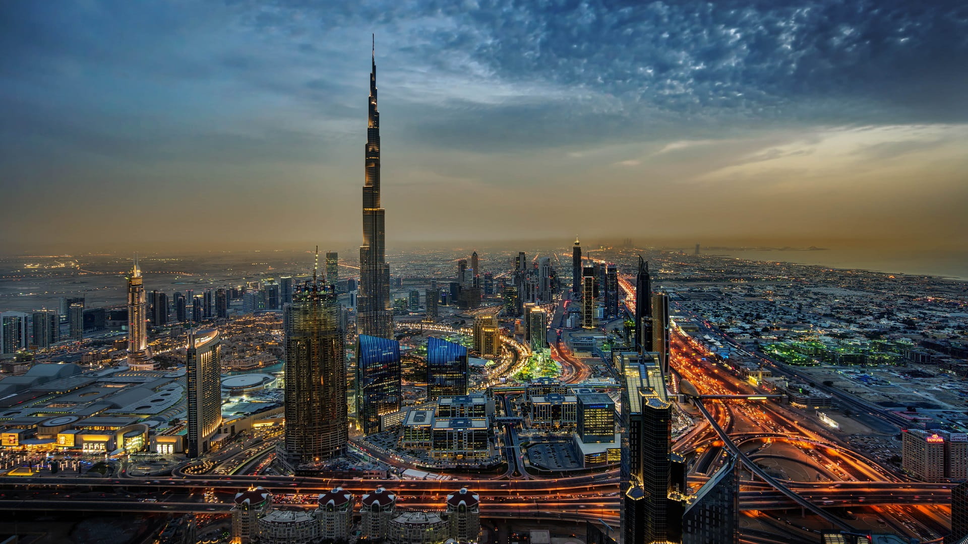 Image for the title: Dubai external trade surges by 31% to AED722 billion in H1 2021 