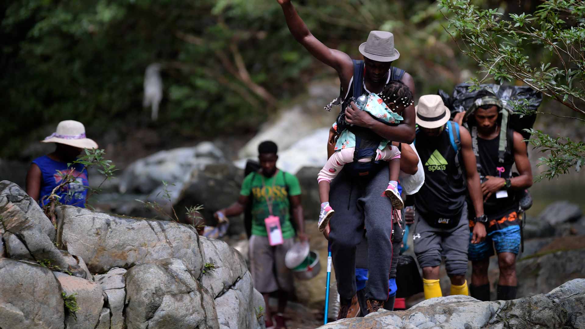 Image for the title: 75 Cuban, Haitian migrants in Ubers left on Guatemala road 