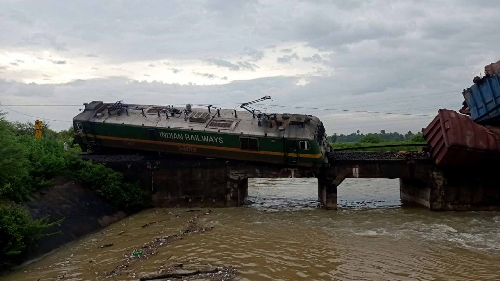 Image for the title: At least 3 dead after Amtrak passenger train derails in Montana 