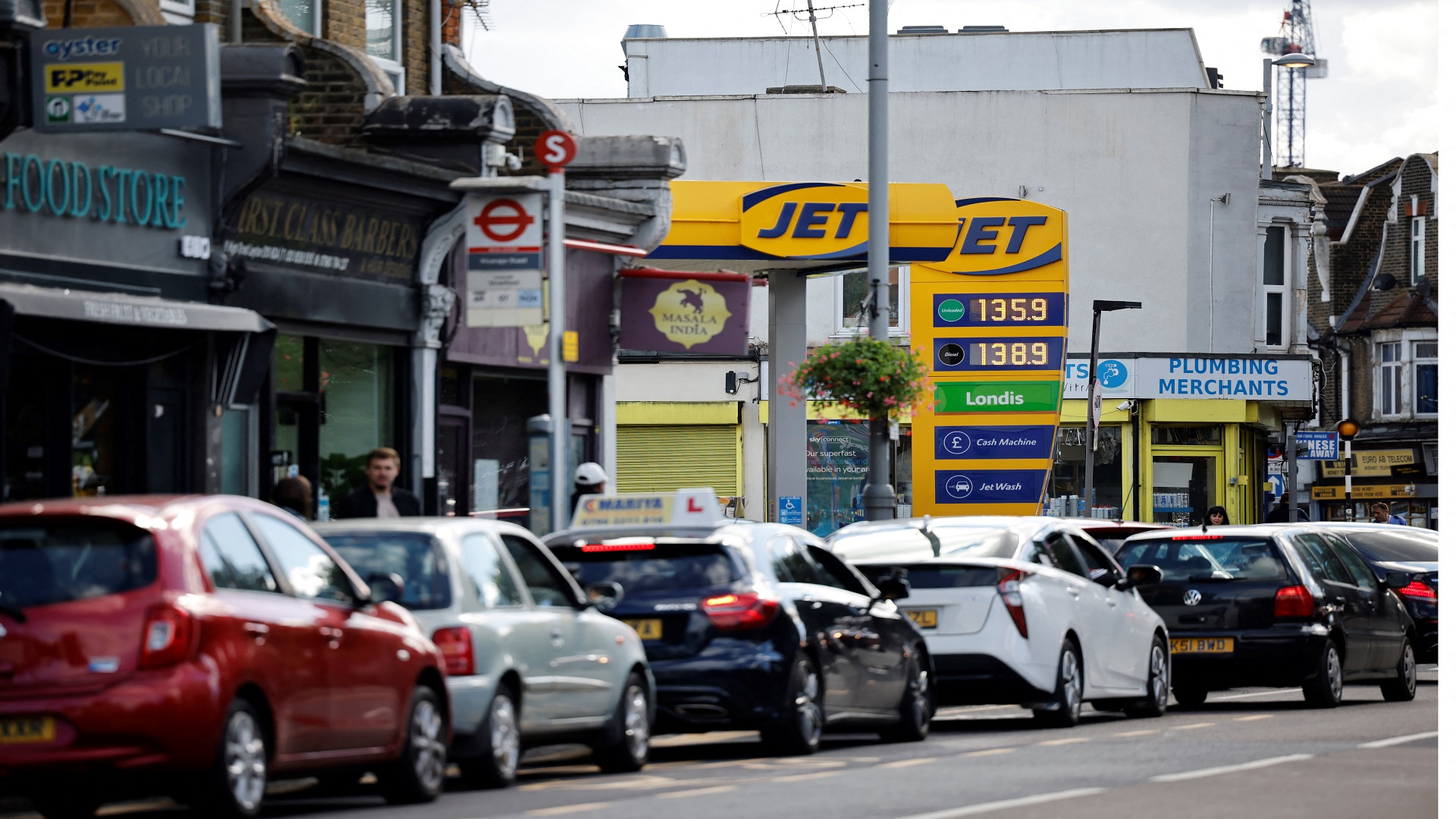 Image for the title: Britain says fuel crisis is stabilising 