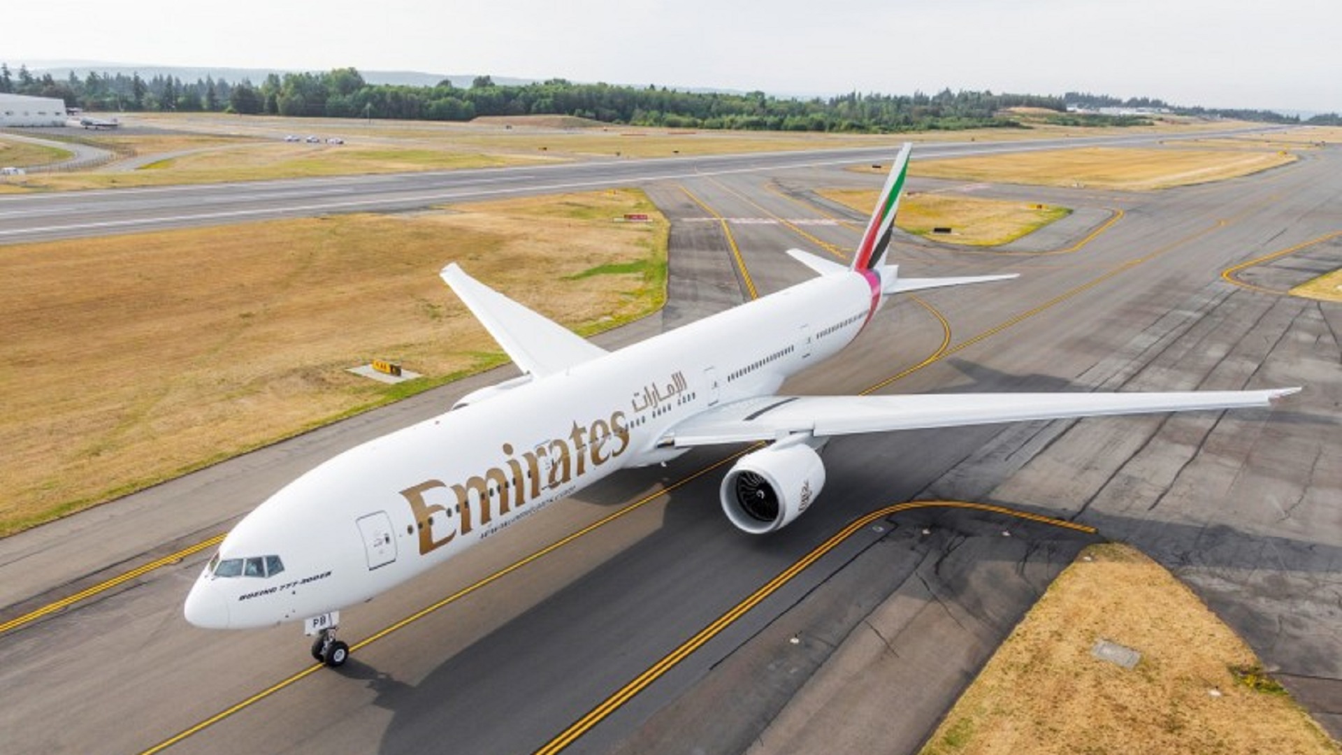 Image for the title: Emirates restarts services to four destinations 