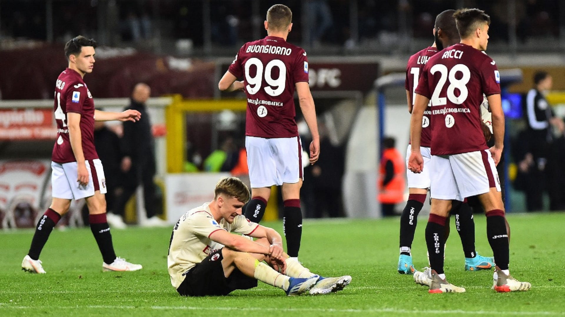 صورة بعنوان: ميلان يواصل إهدار النقاط في الدوري الإيطالي لكرة القدم  